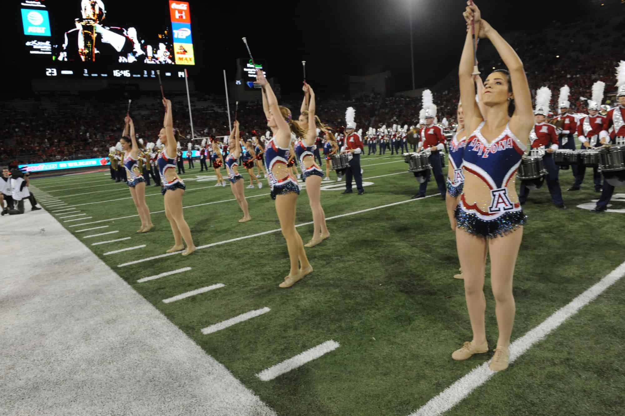 WSU vs UA Halftime