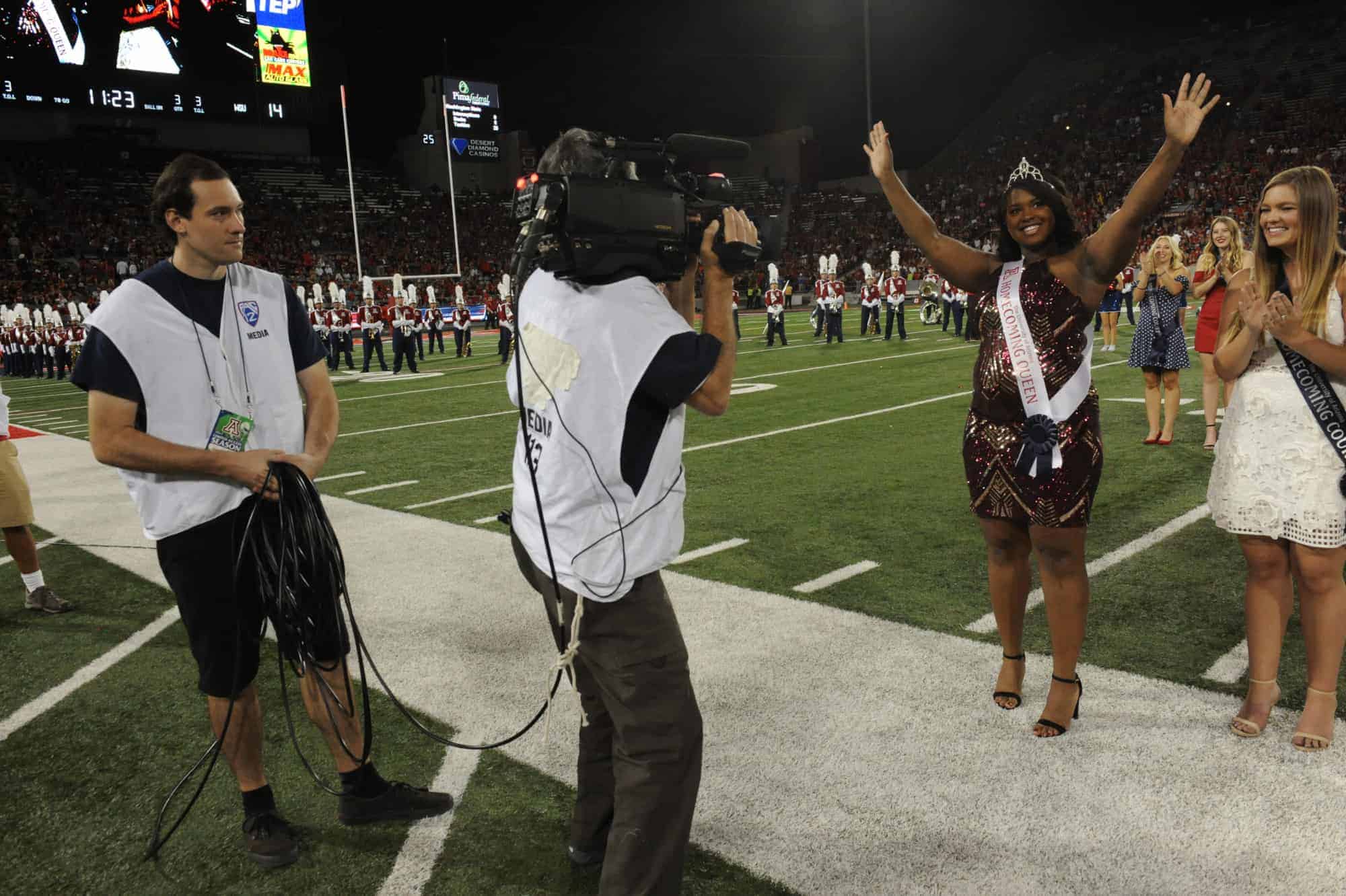 WSU vs UA Halftime