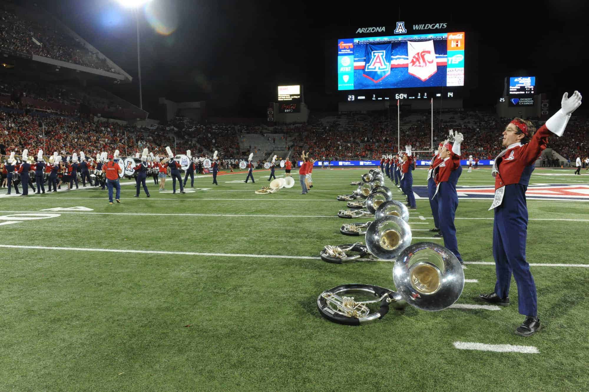 WSU vs UA Halftime