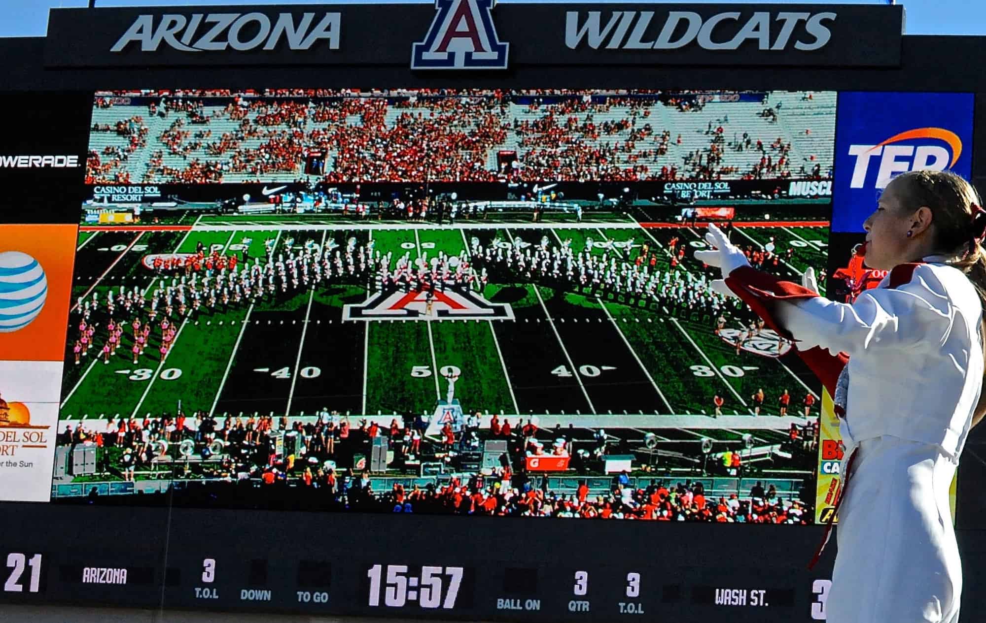 WSU vs. UA Halftime