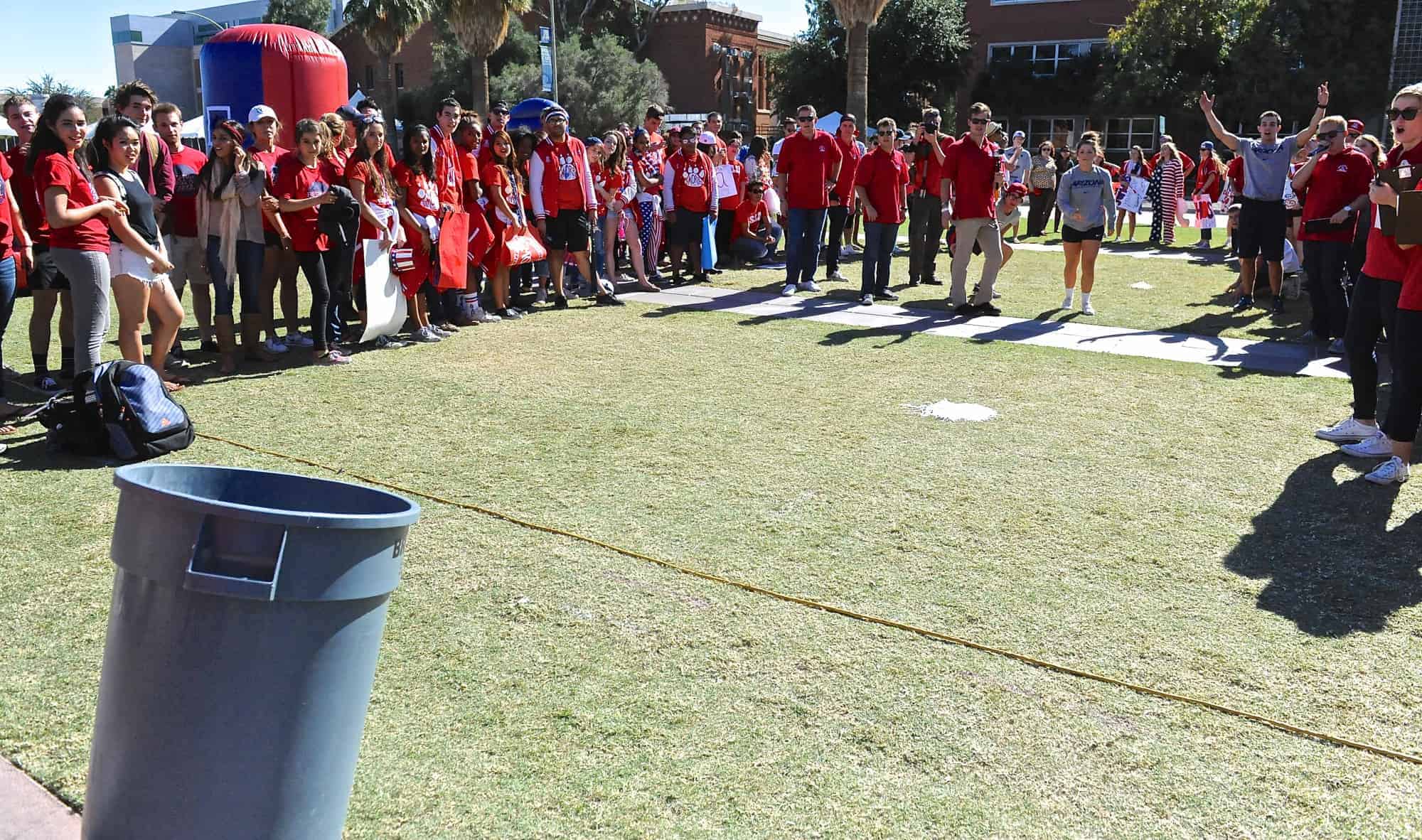 Mall Ball Toss Contest