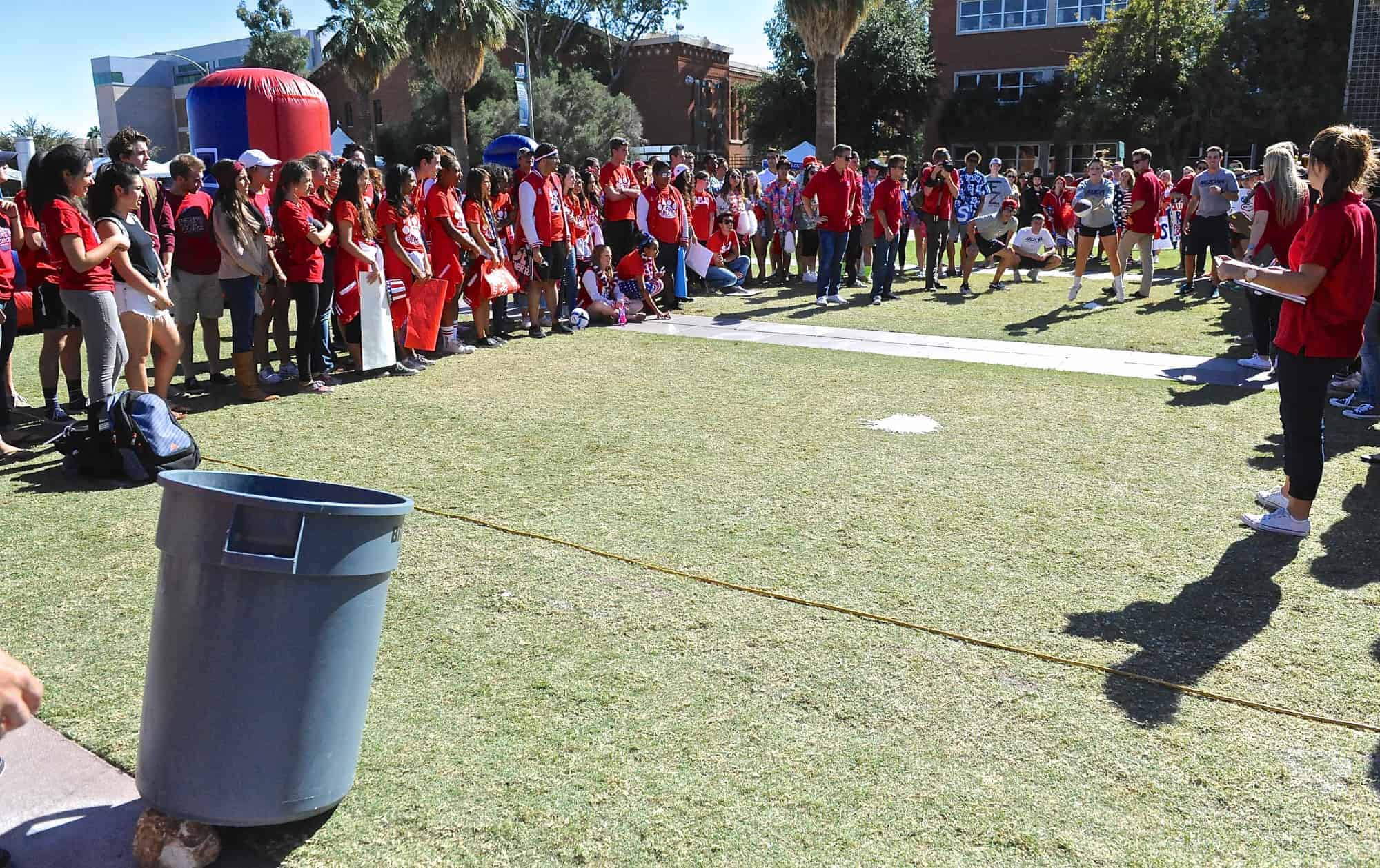 Mall Ball Toss Contest