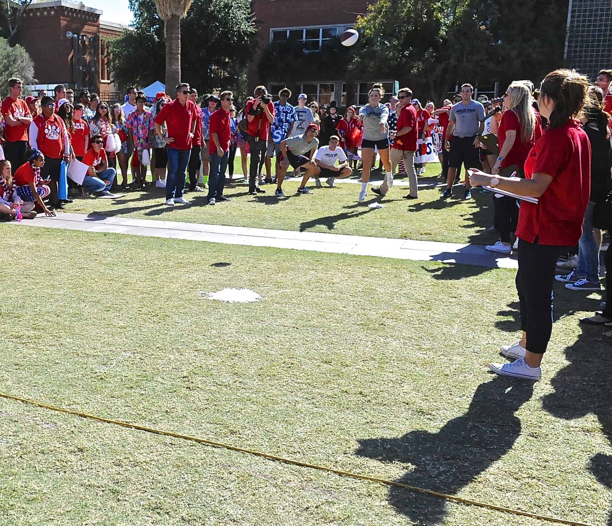 Mall Ball Toss Contest