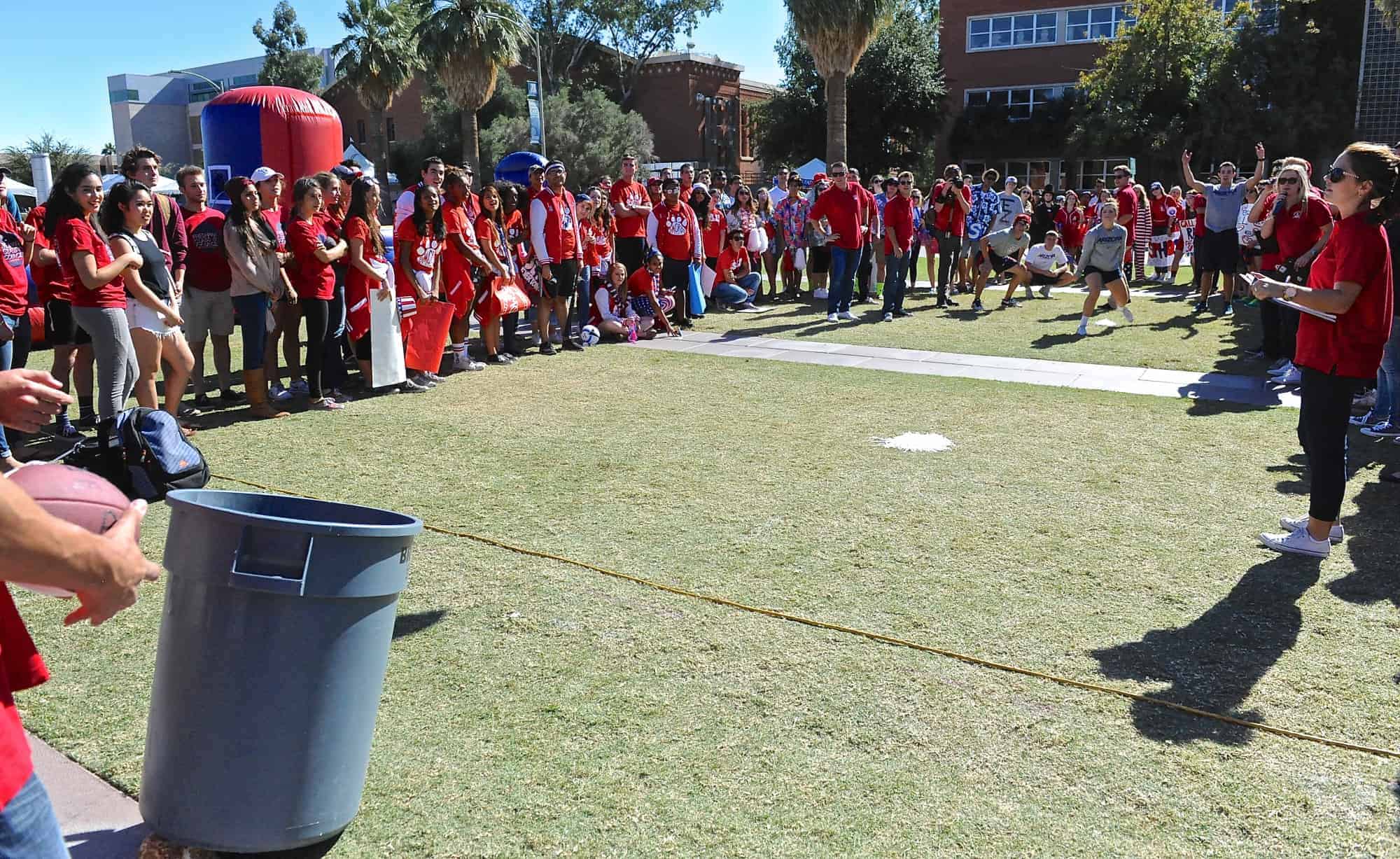 Mall Ball Toss Contest