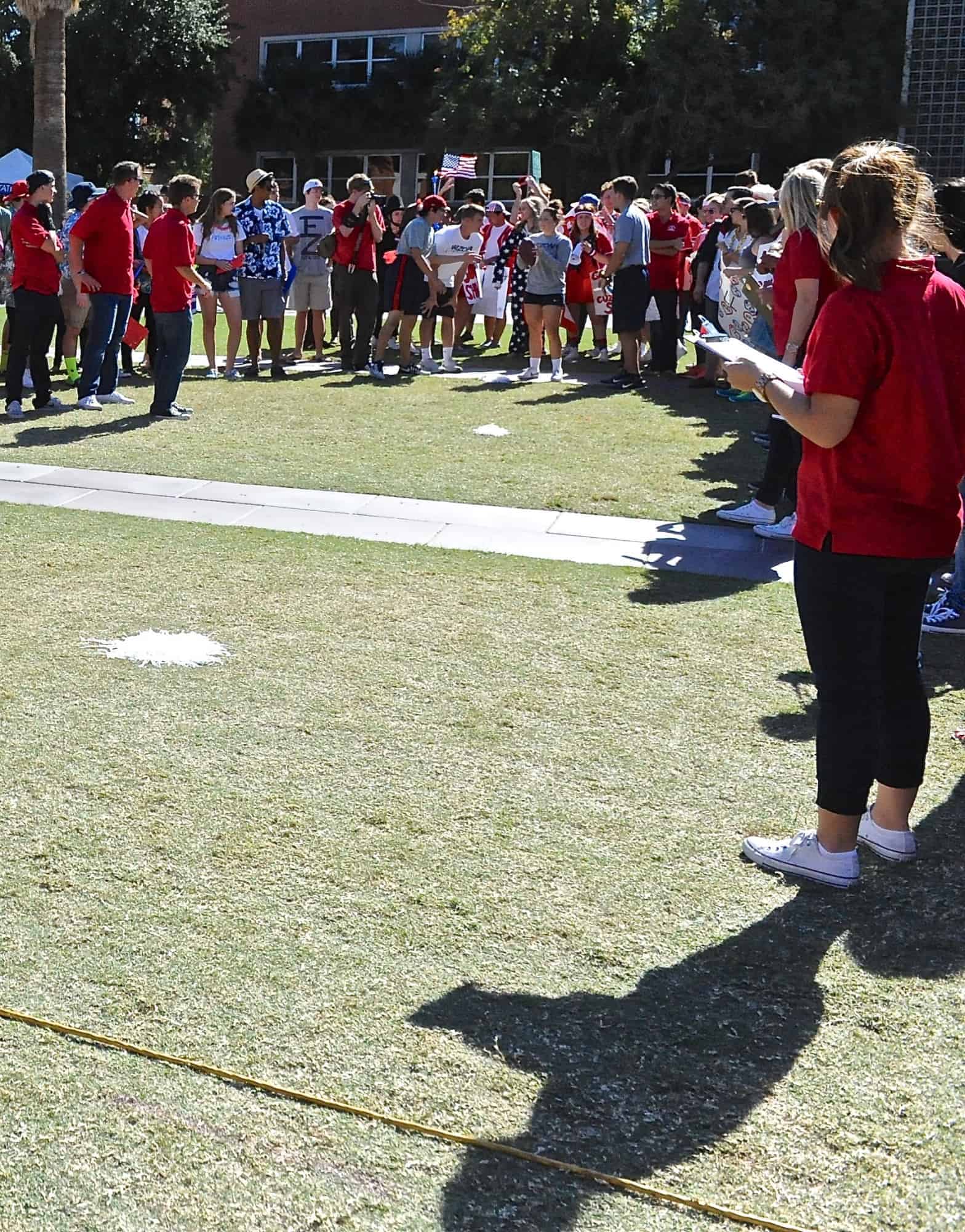 Mall Ball Toss Contest
