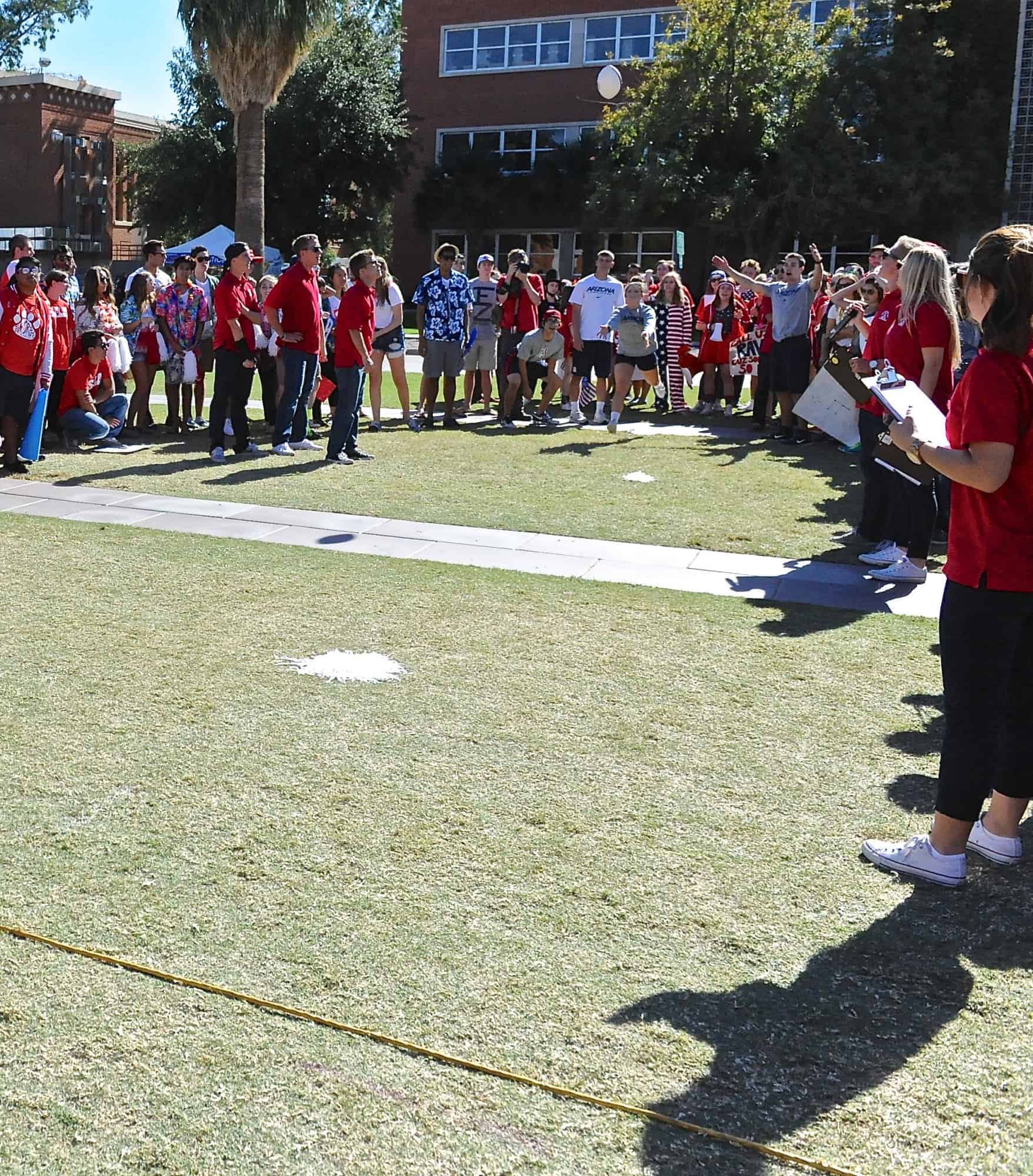 Mall Ball Toss Contest