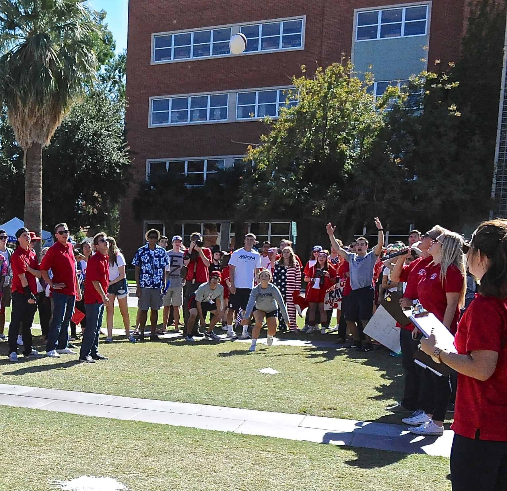Mall Ball Toss Contest