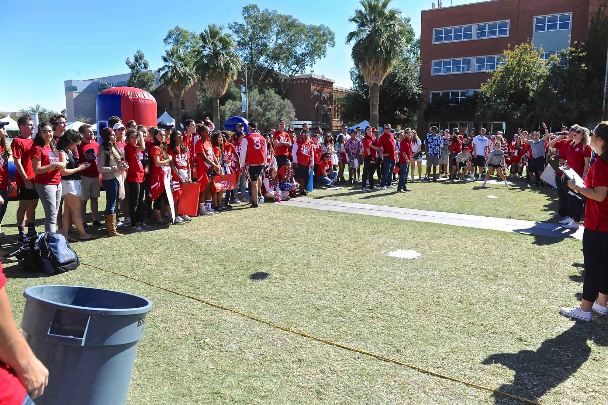 Mall Ball Toss Contest