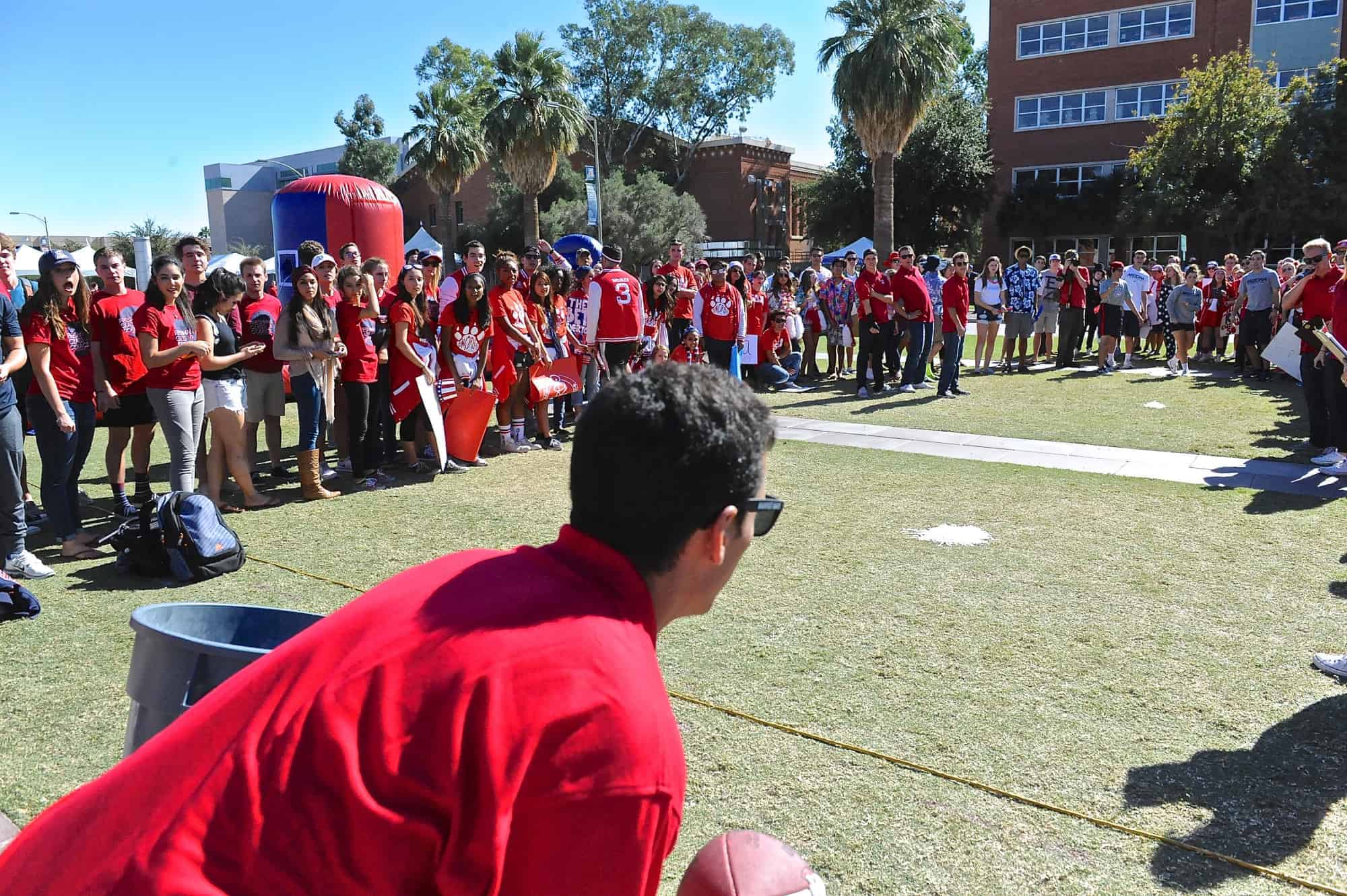 Mall Ball Toss Contest