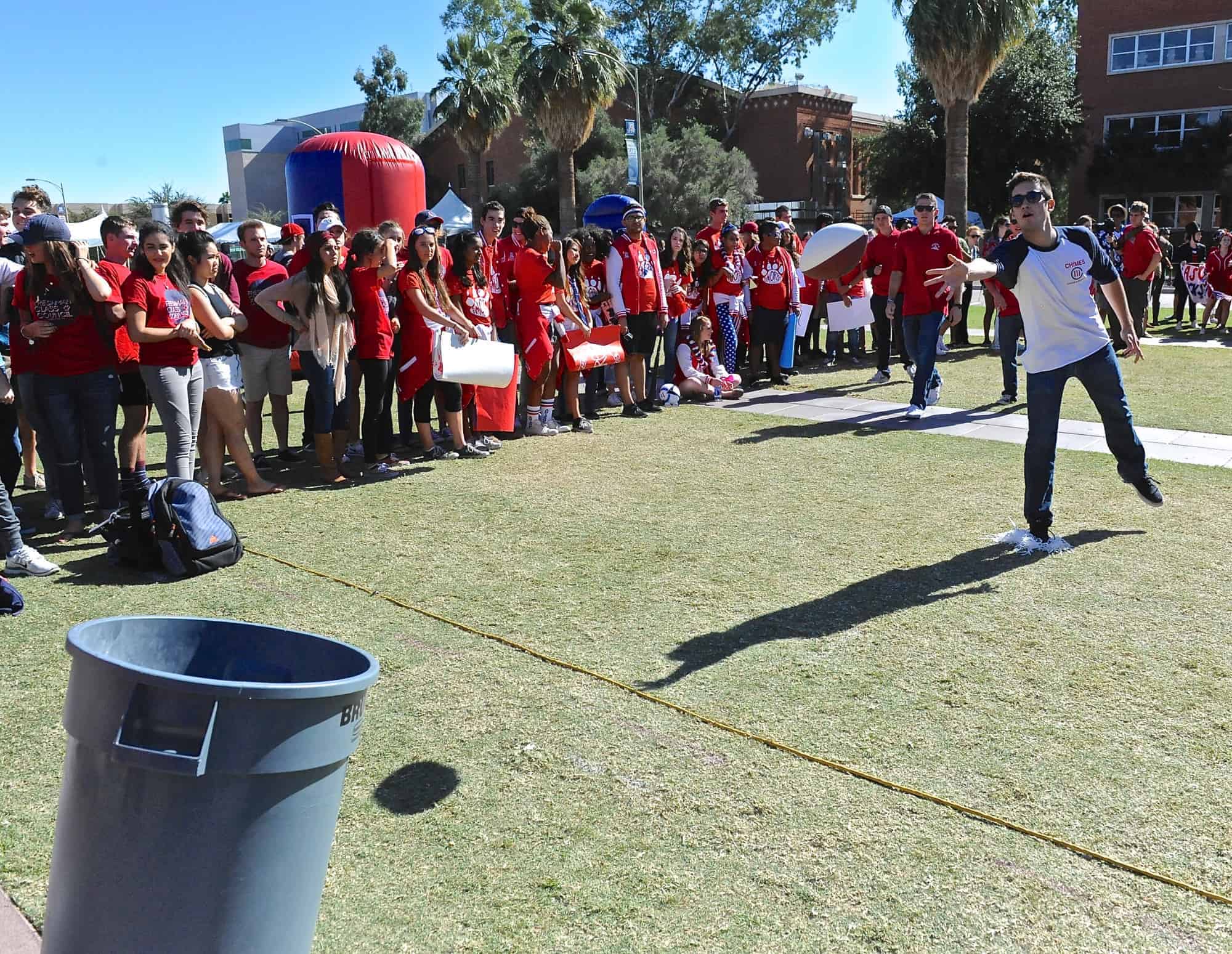 Mall Ball Toss Contest