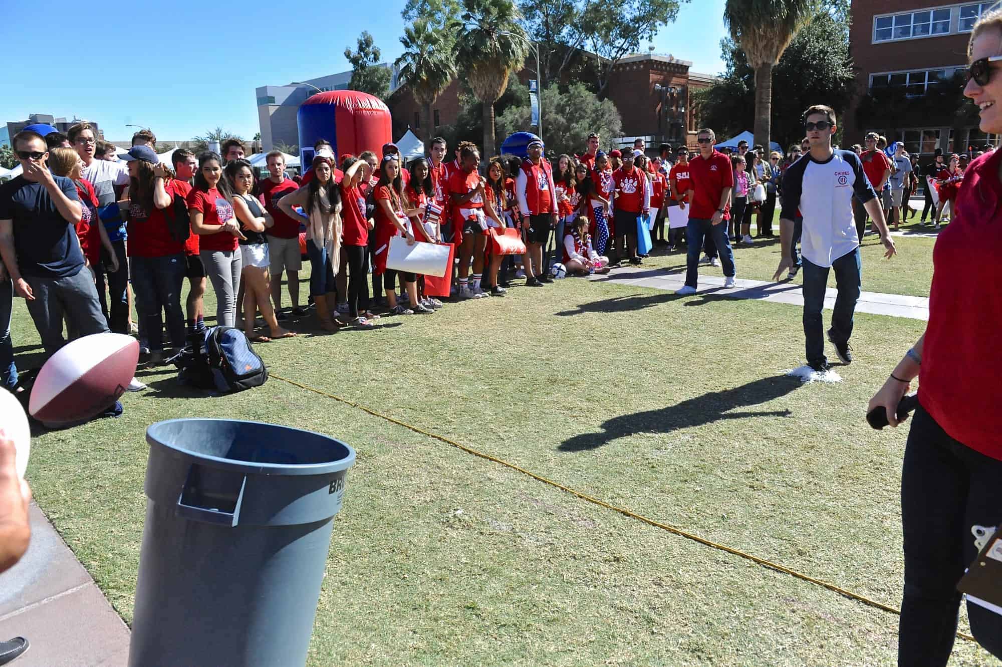 Mall Ball Toss Contest