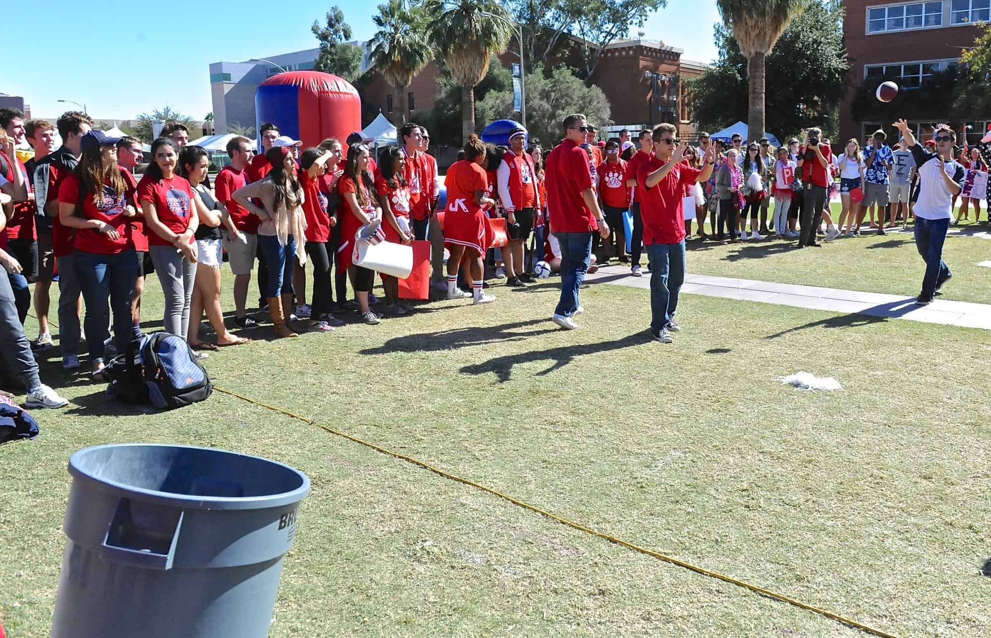 Mall Ball Toss Contest