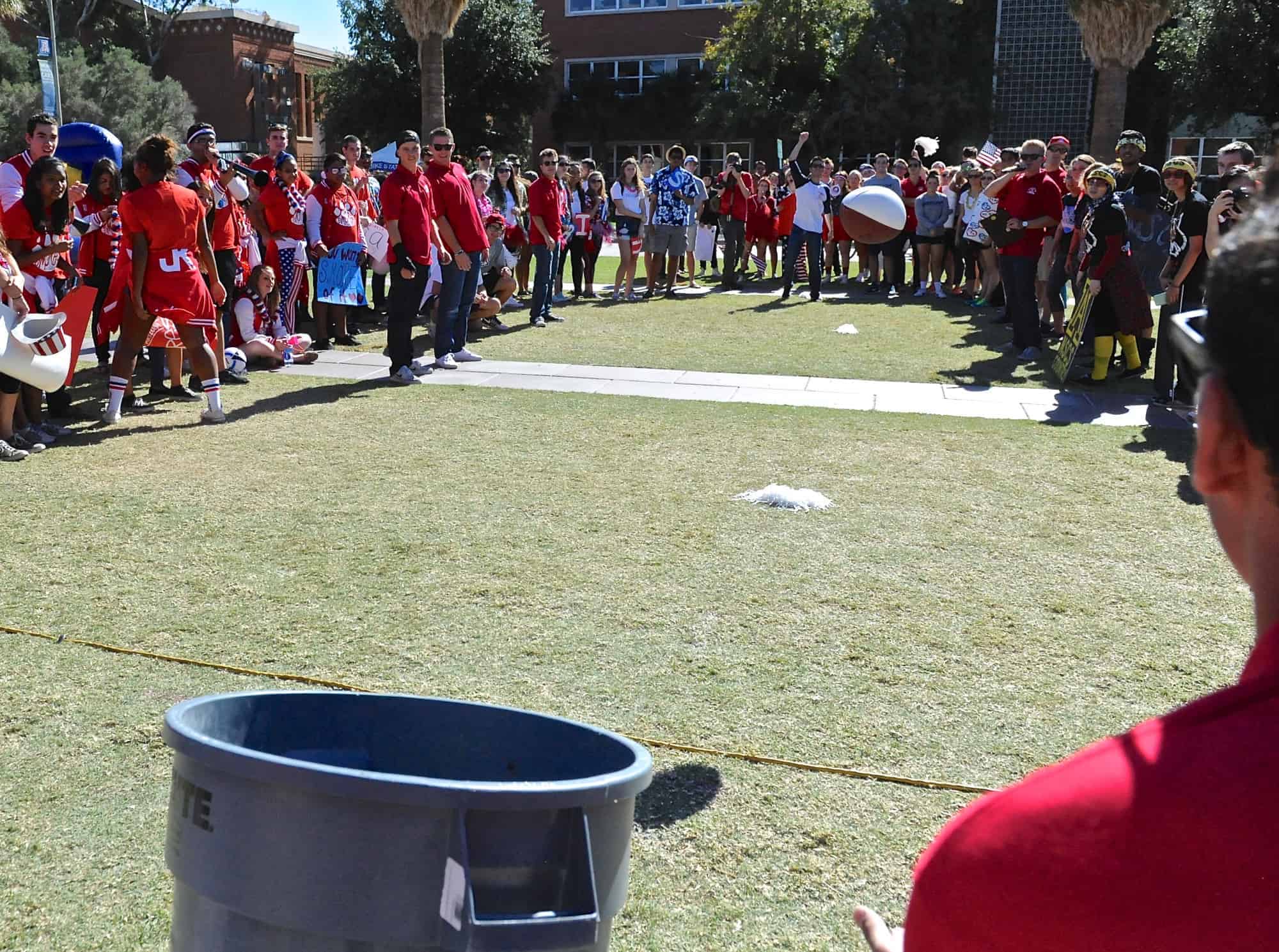 Mall Ball Toss Contest