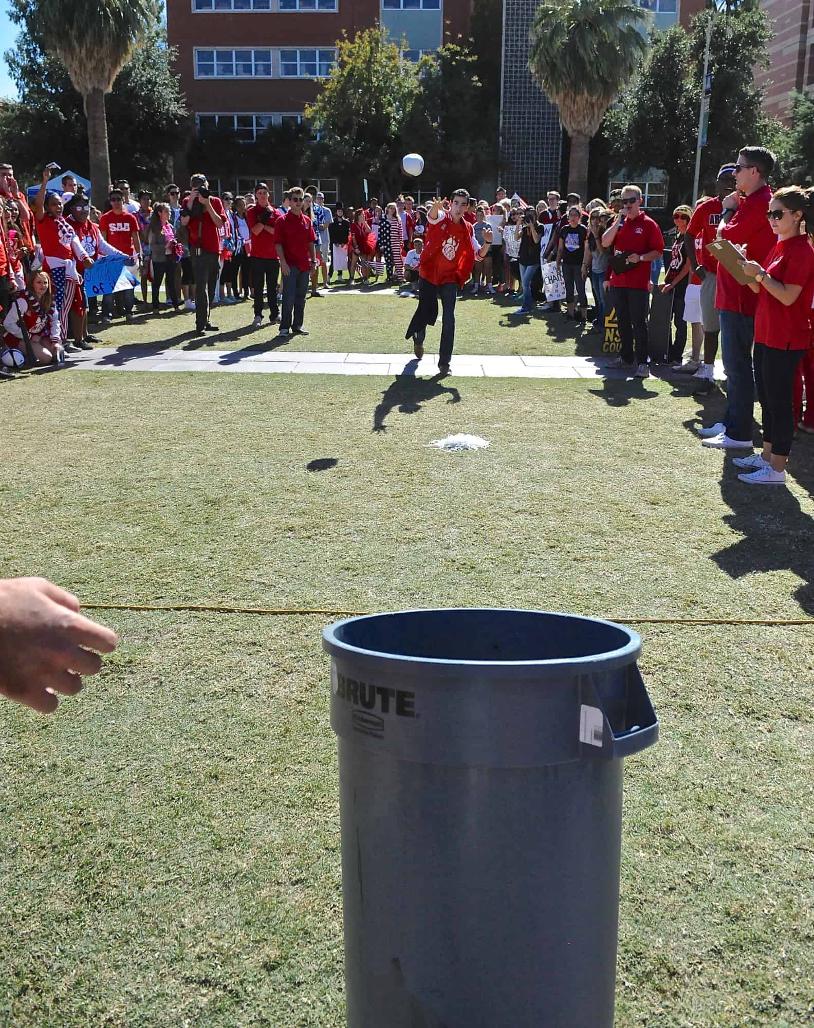 Mall Ball Toss Contest