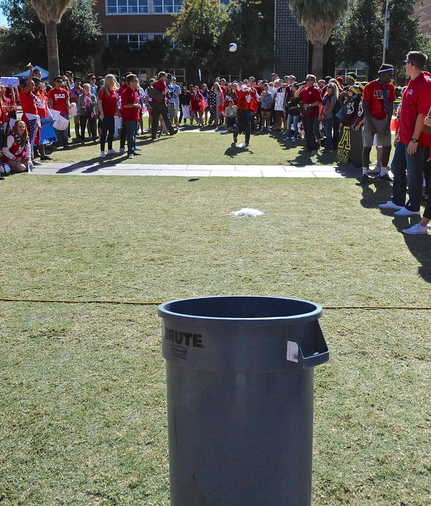 Mall Ball Toss Contest