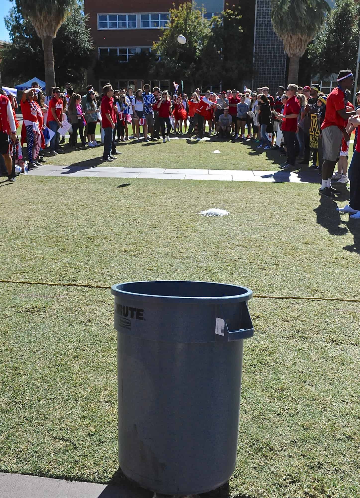 Mall Ball Toss Contest