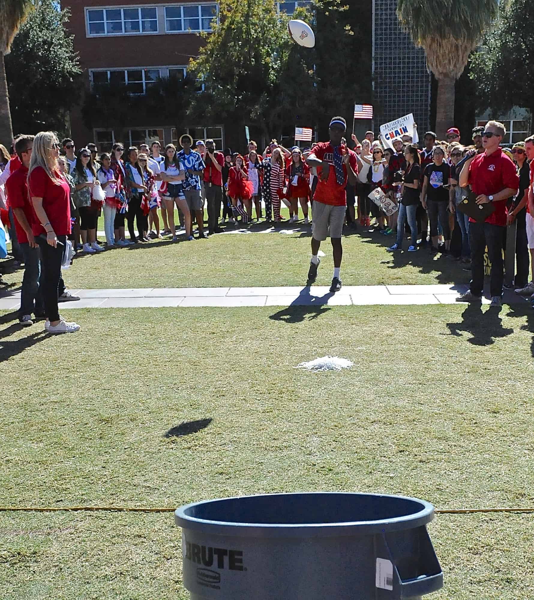 Mall Ball Toss Contest