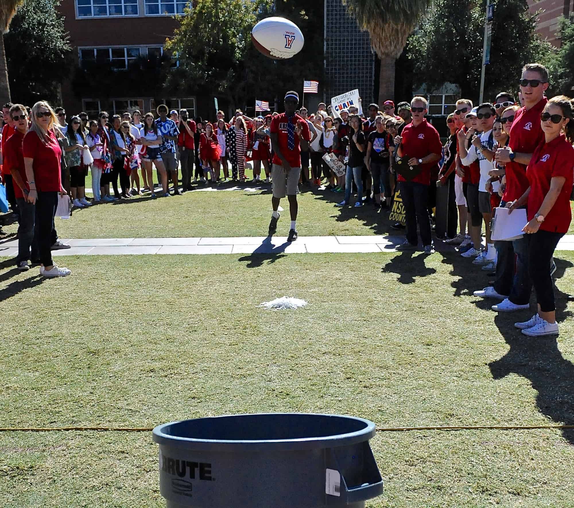 Mall Ball Toss Contest