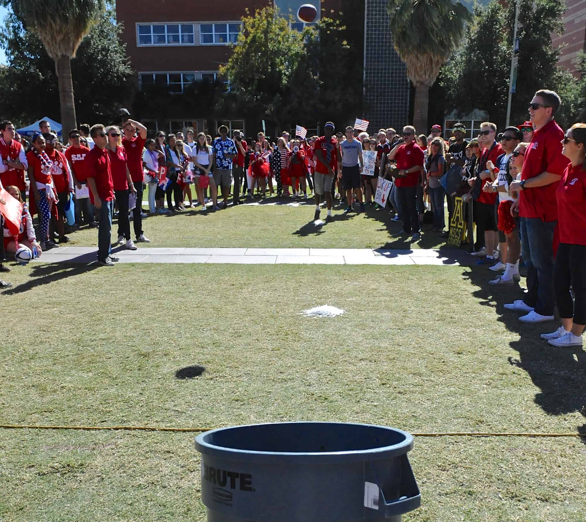Mall Ball Toss Contest