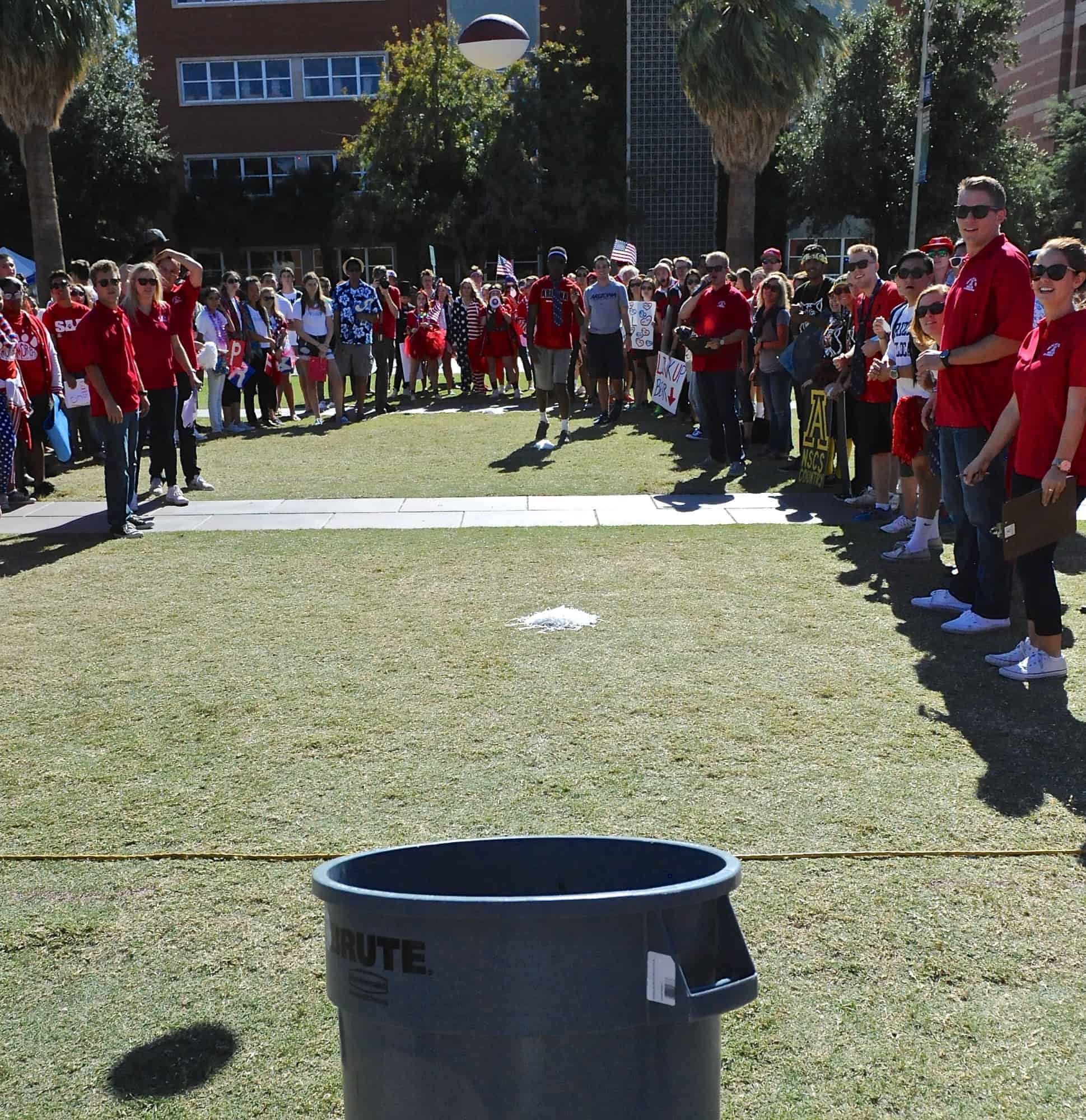 Mall Ball Toss Contest