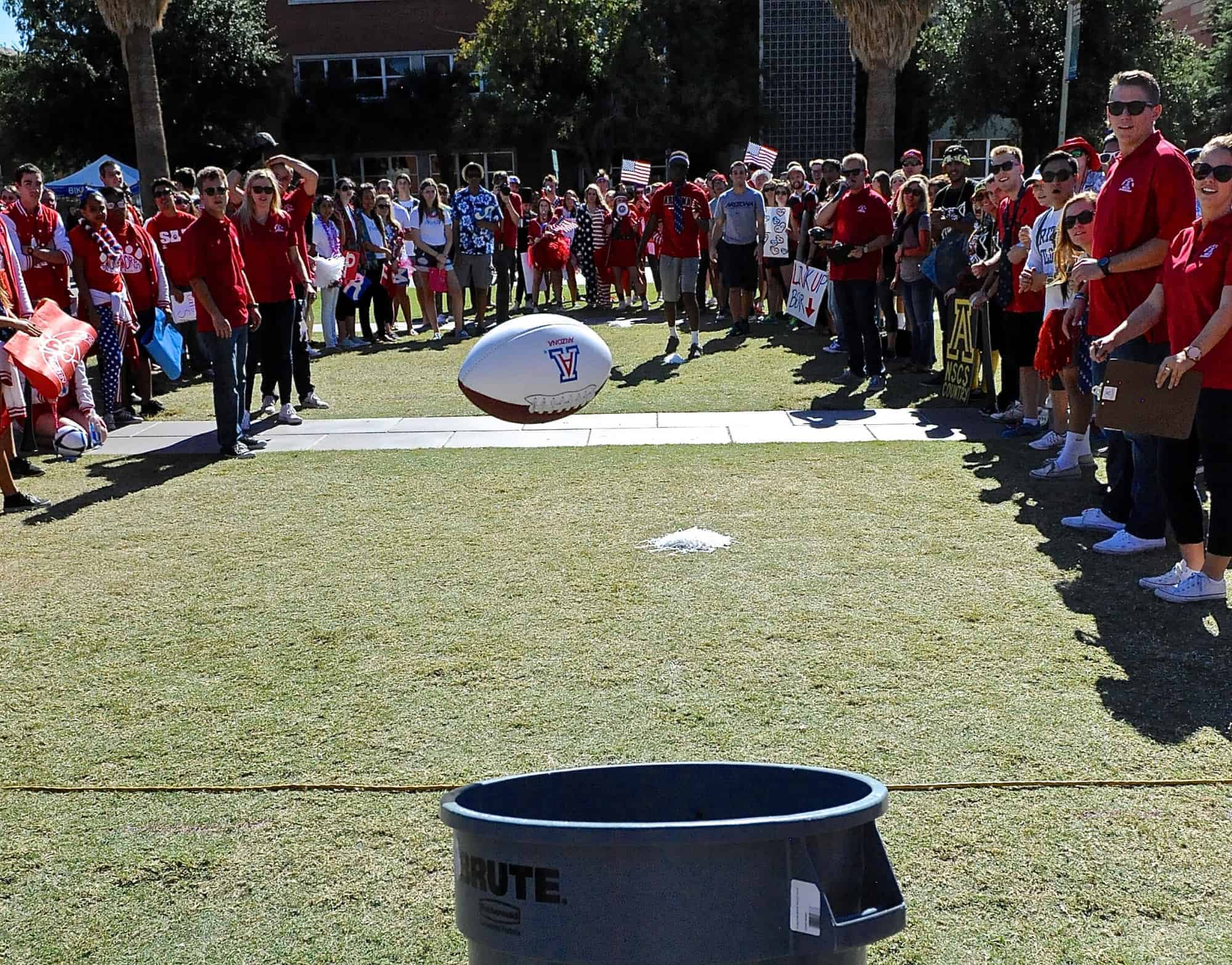 Mall Ball Toss Contest