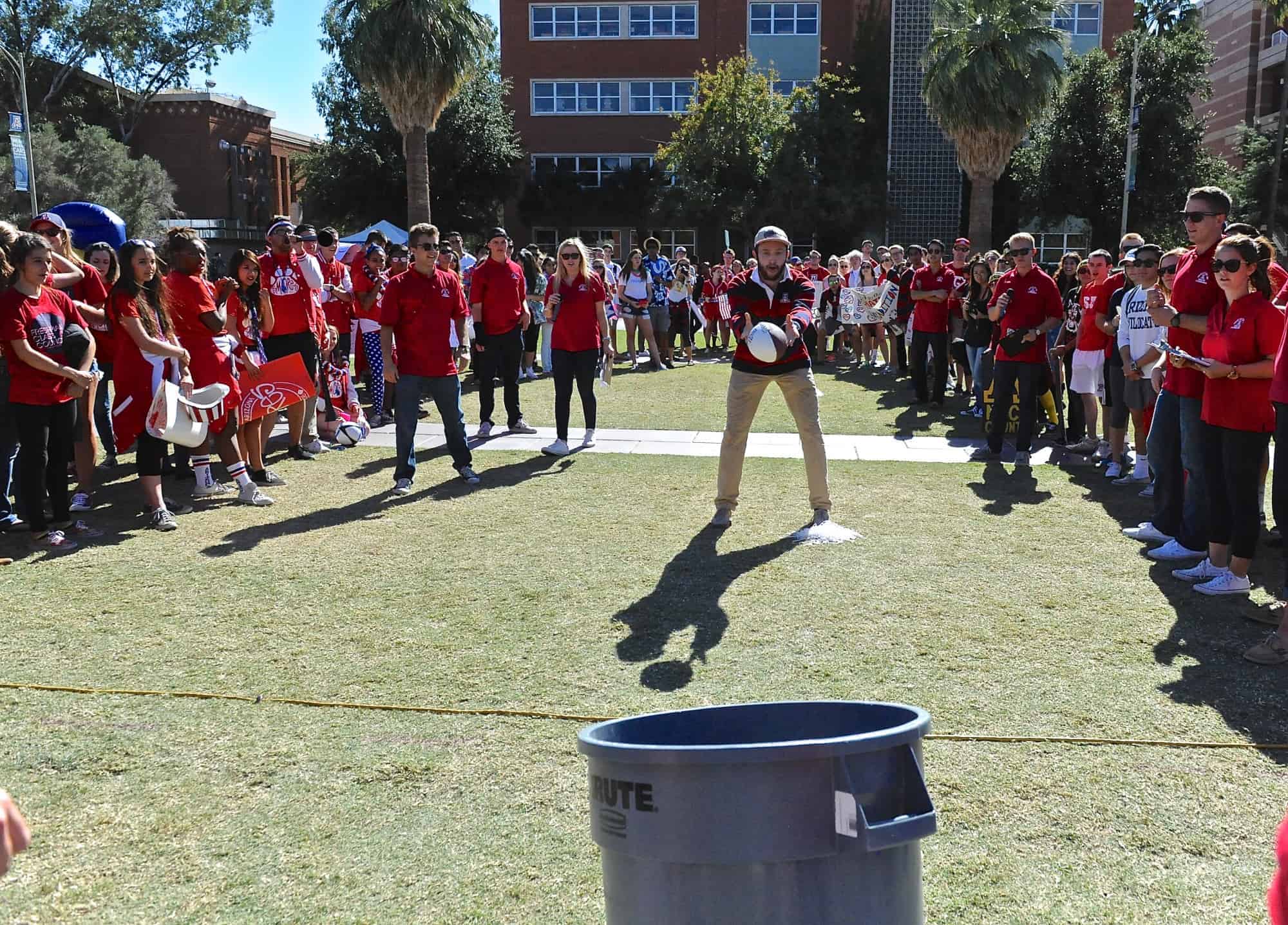 Mall Ball Toss Contest