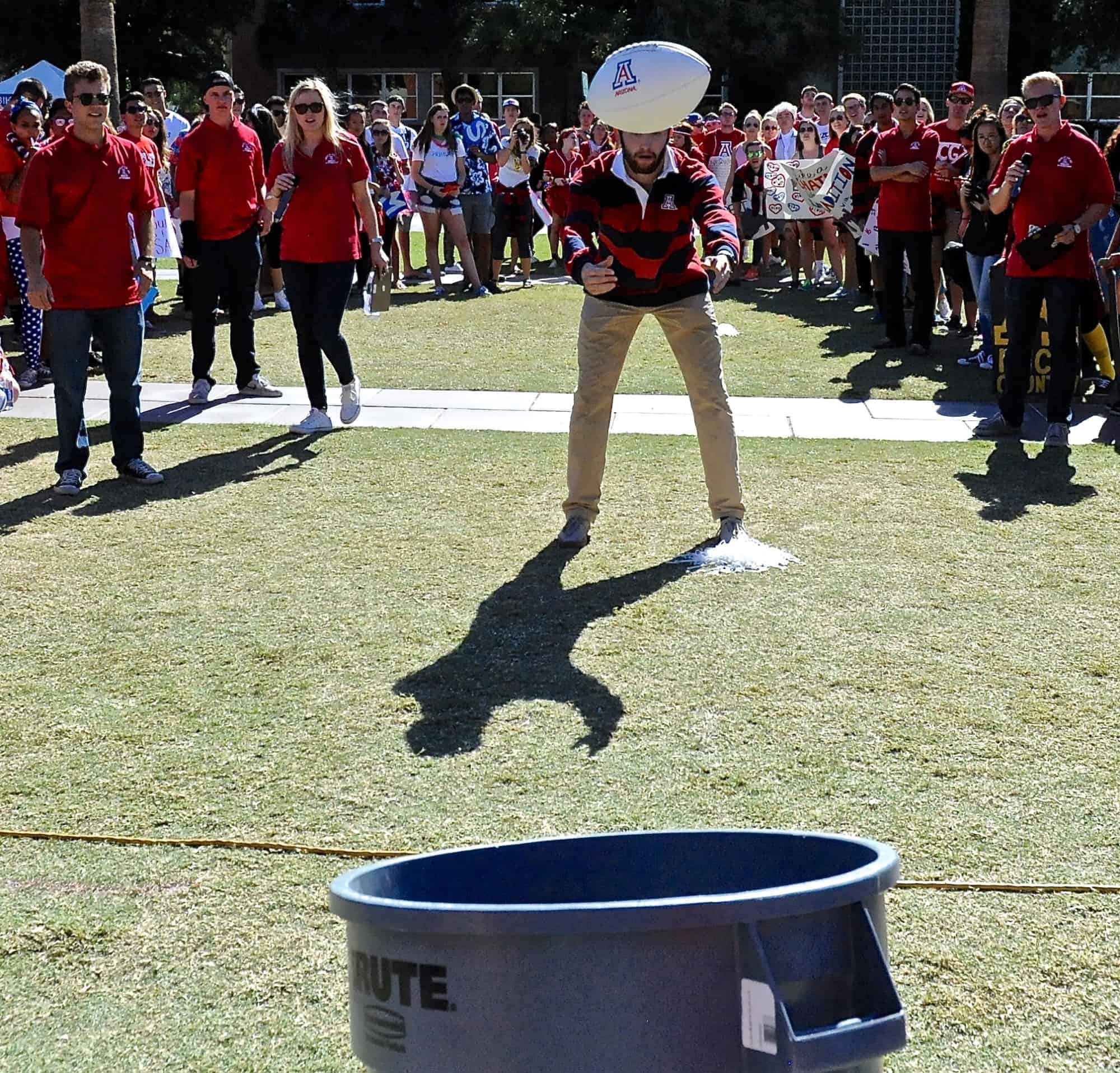 Mall Ball Toss Contest