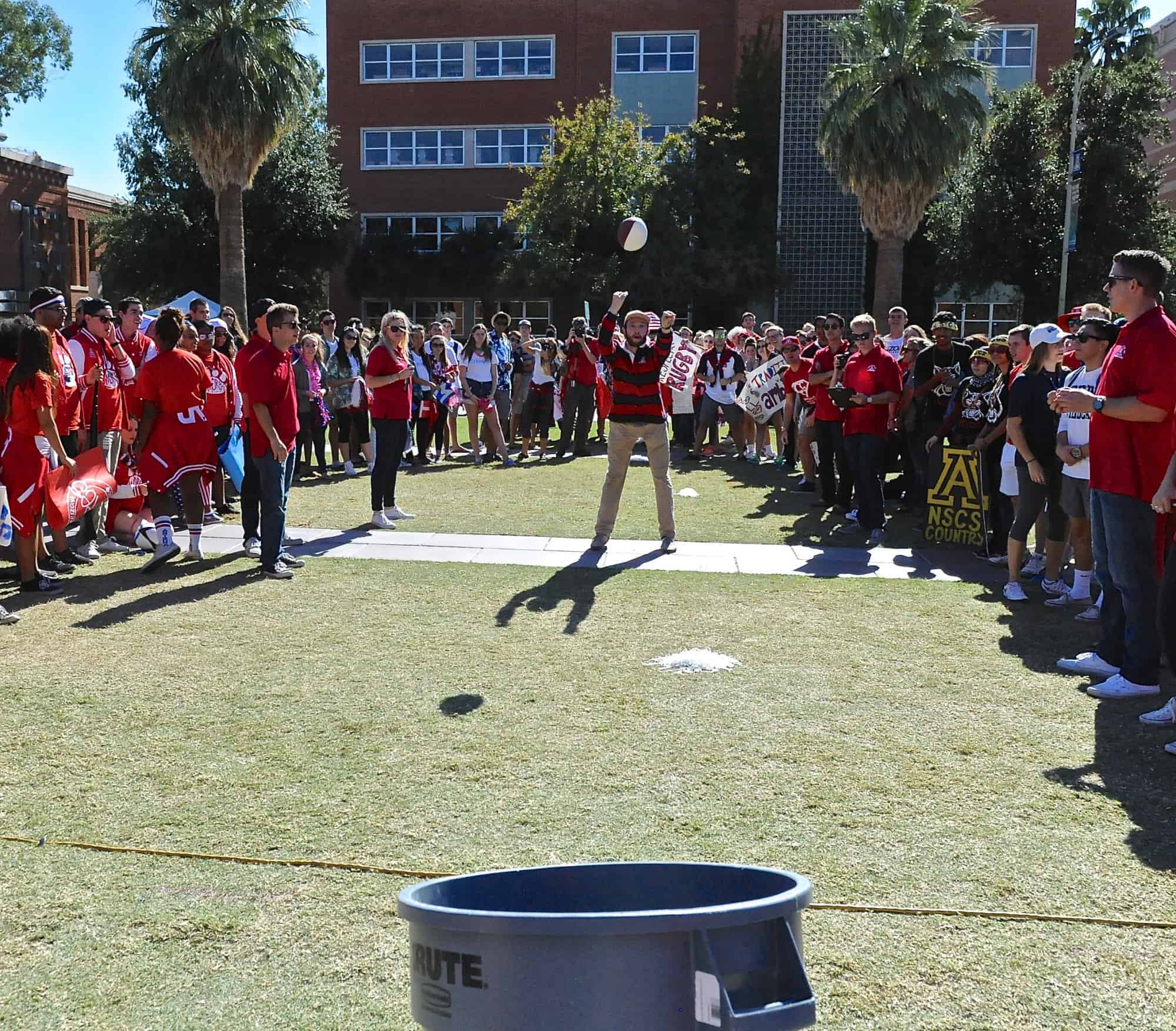 Mall Ball Toss Contest