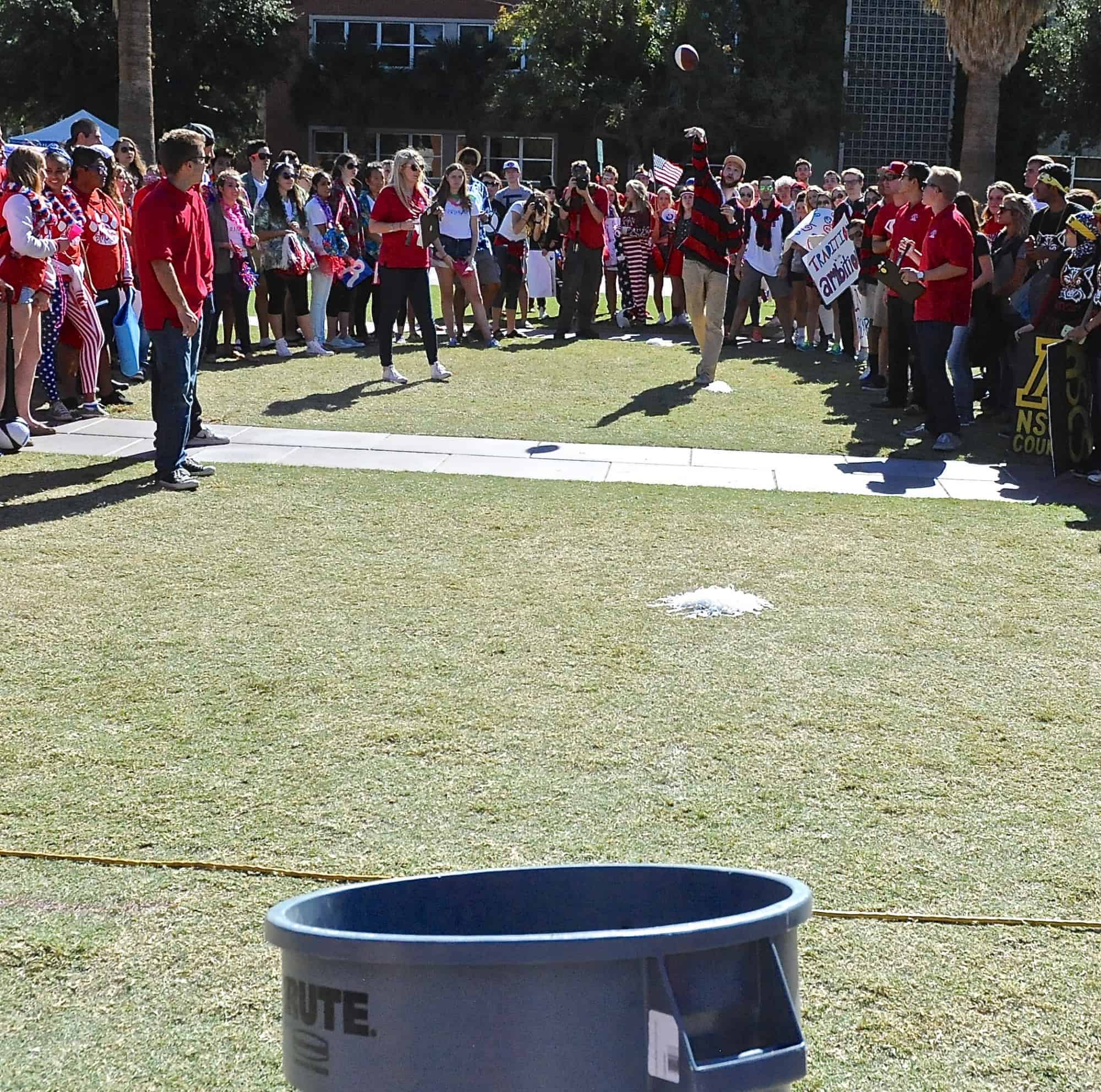 Mall Ball Toss Contest