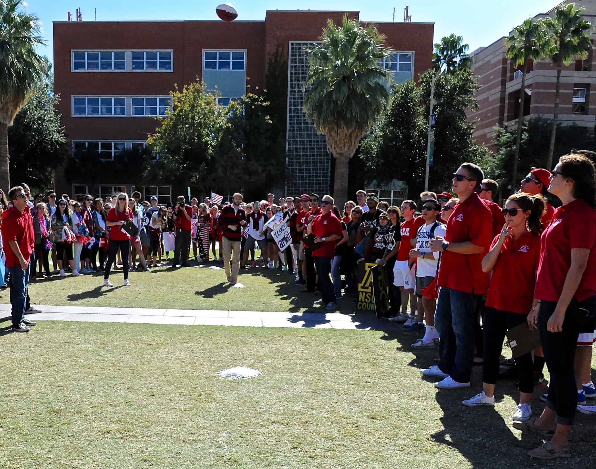 Mall Ball Toss Contest