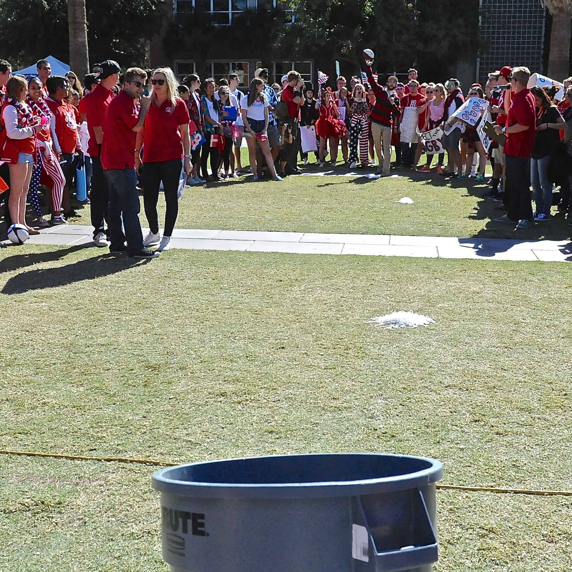 Mall Ball Toss Contest