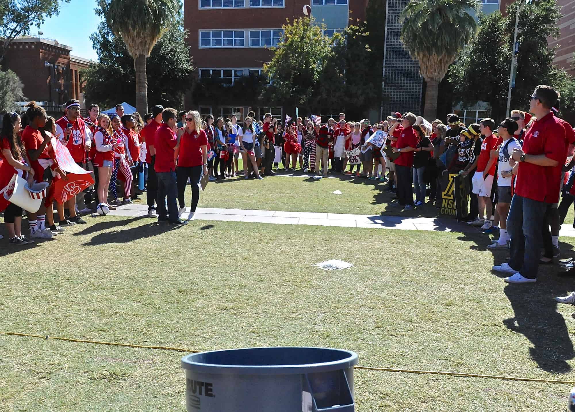 Mall Ball Toss Contest