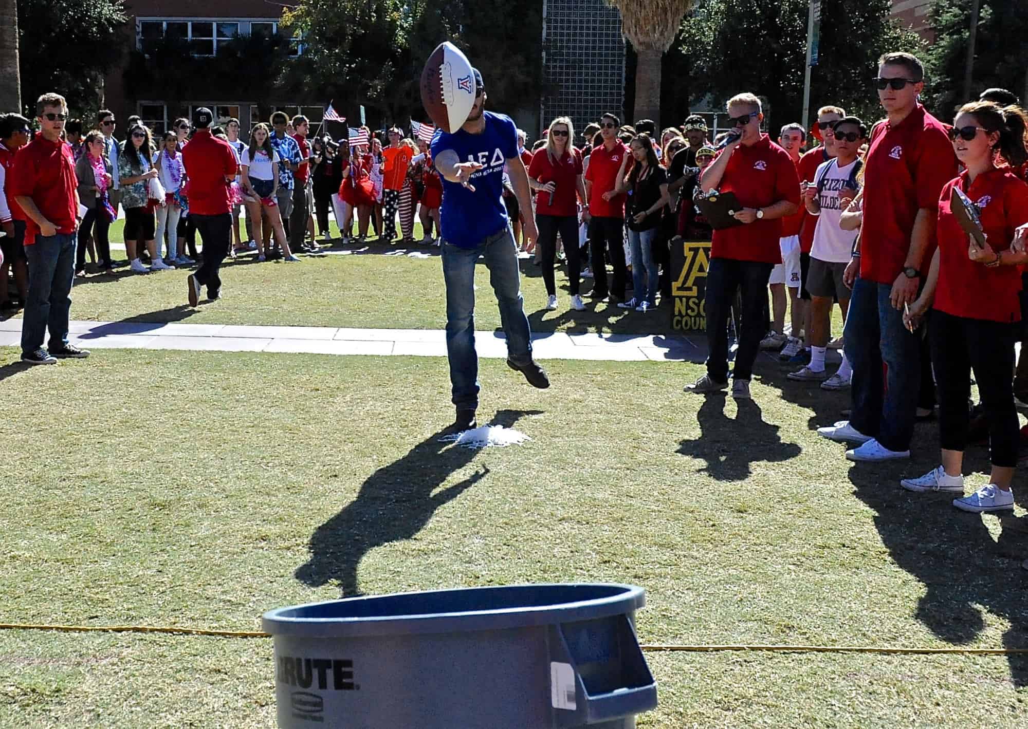 Mall Ball Toss Contest