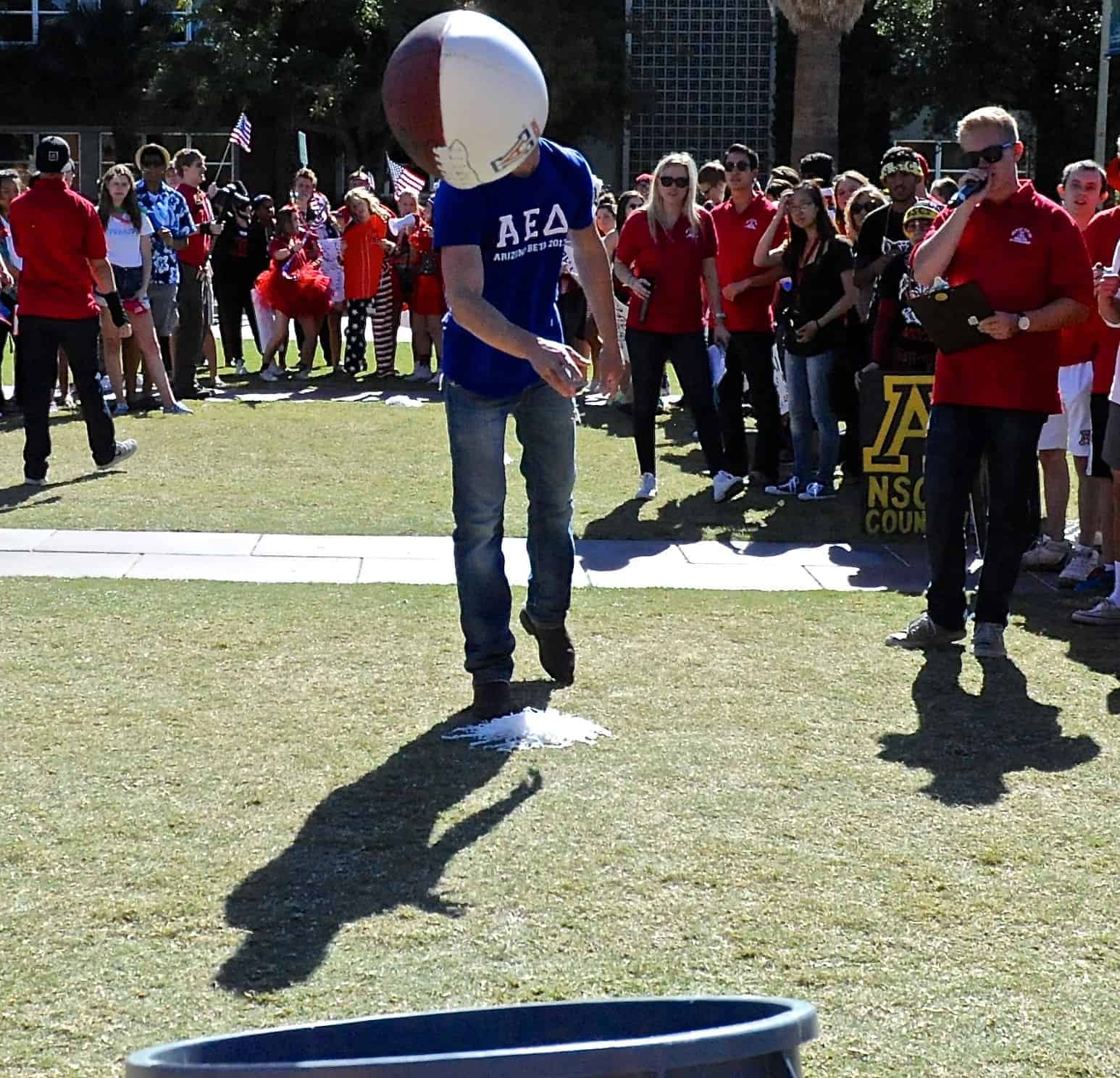 Mall Ball Toss Contest