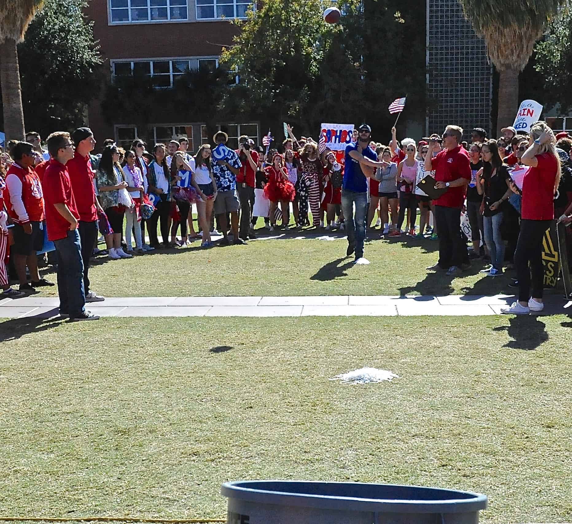 Mall Ball Toss Contest