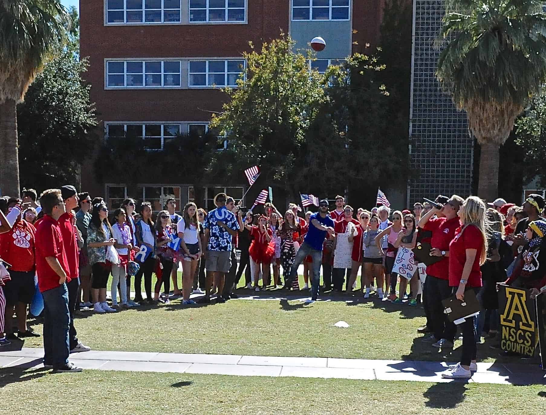 Mall Ball Toss Contest
