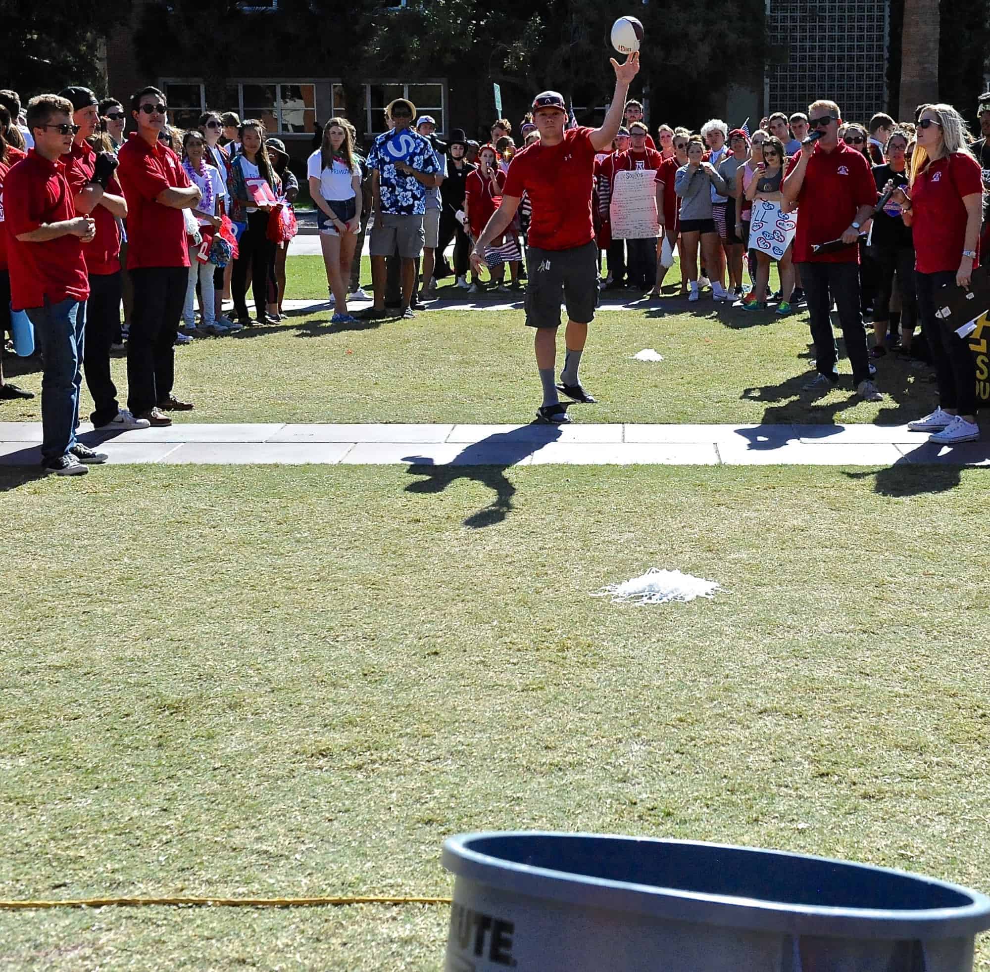 Mall Ball Toss Contest