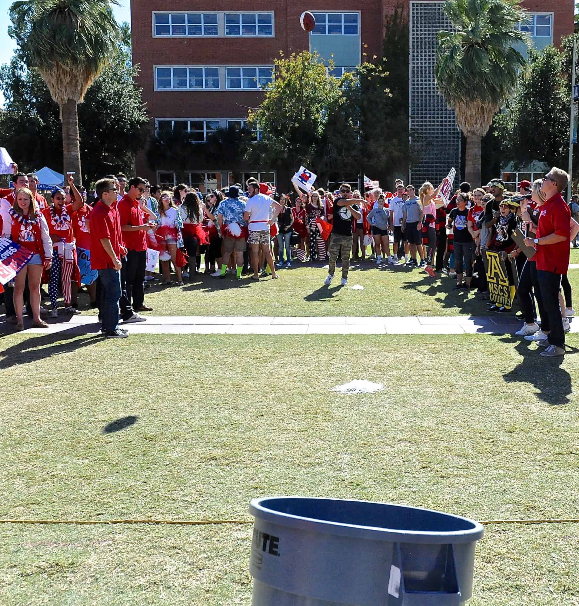 Mall Ball Toss Contest