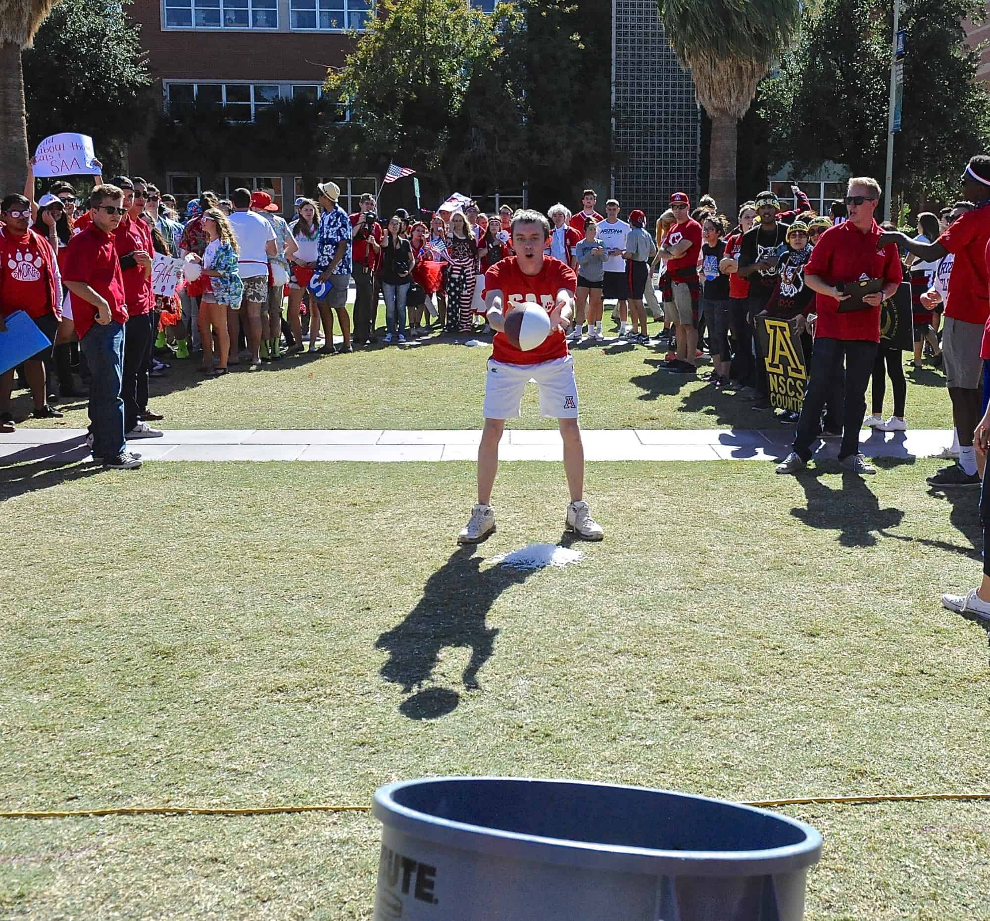 Mall Ball Toss Contest