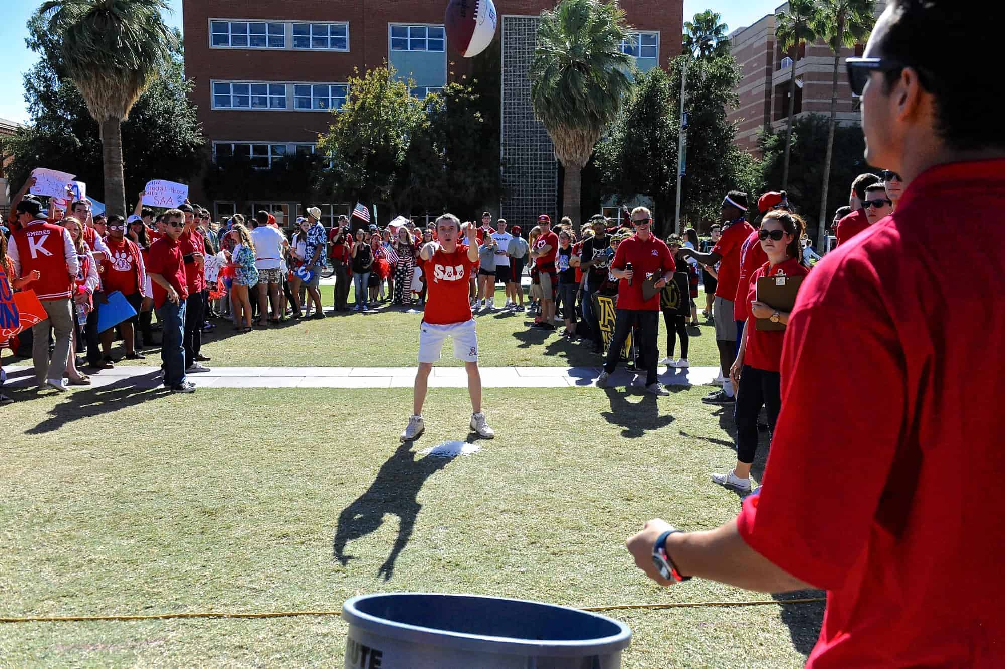 Mall Ball Toss Contest