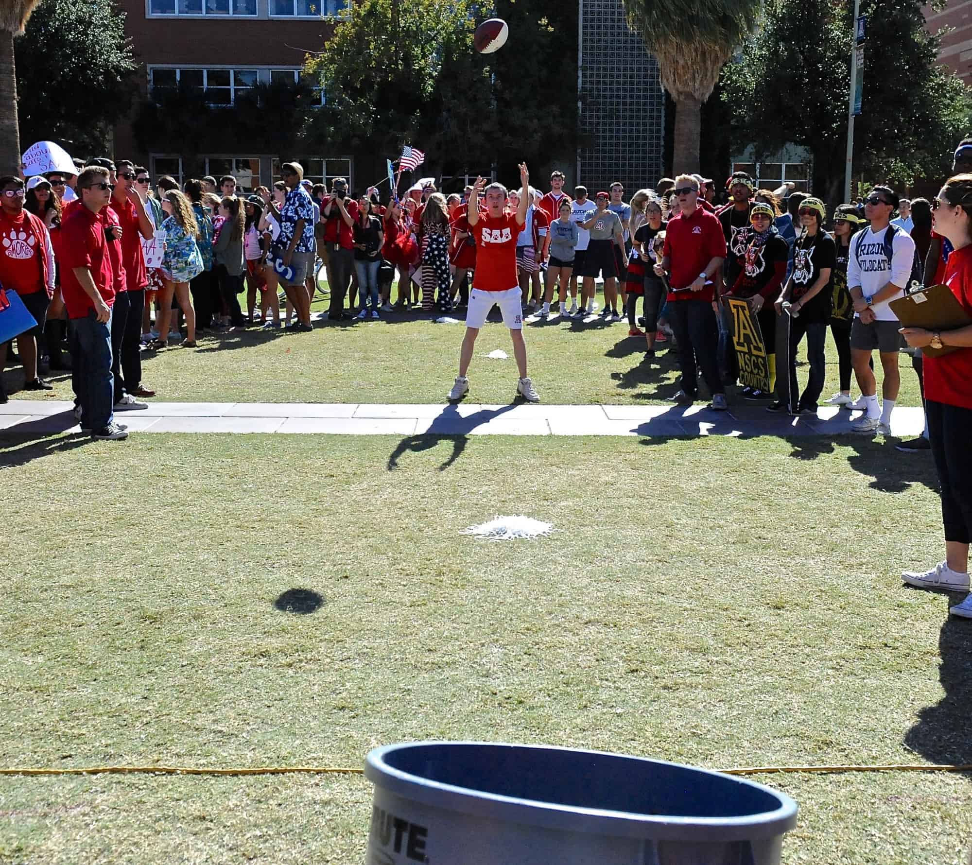 Mall Ball Toss Contest