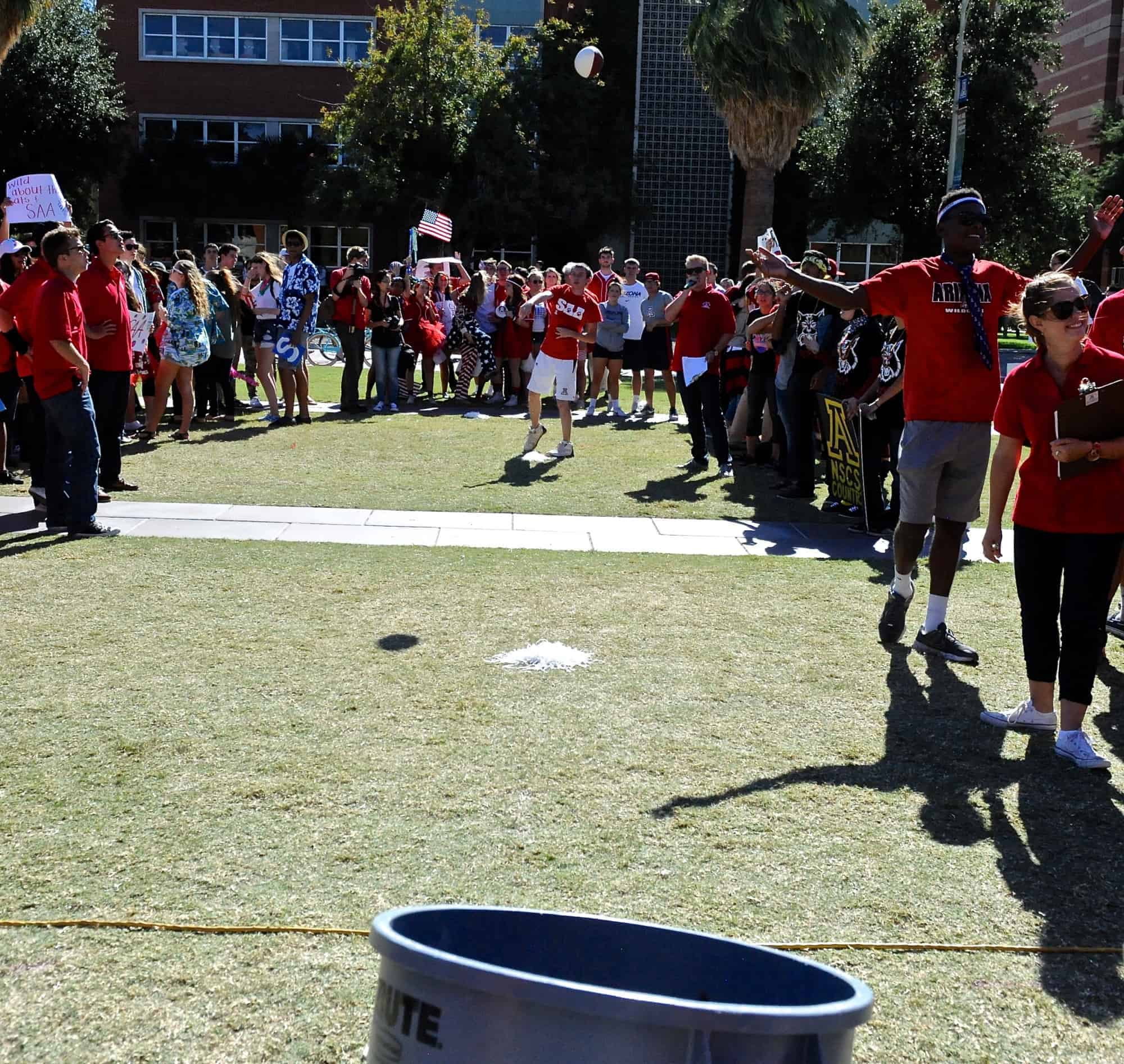 Mall Ball Toss Contest