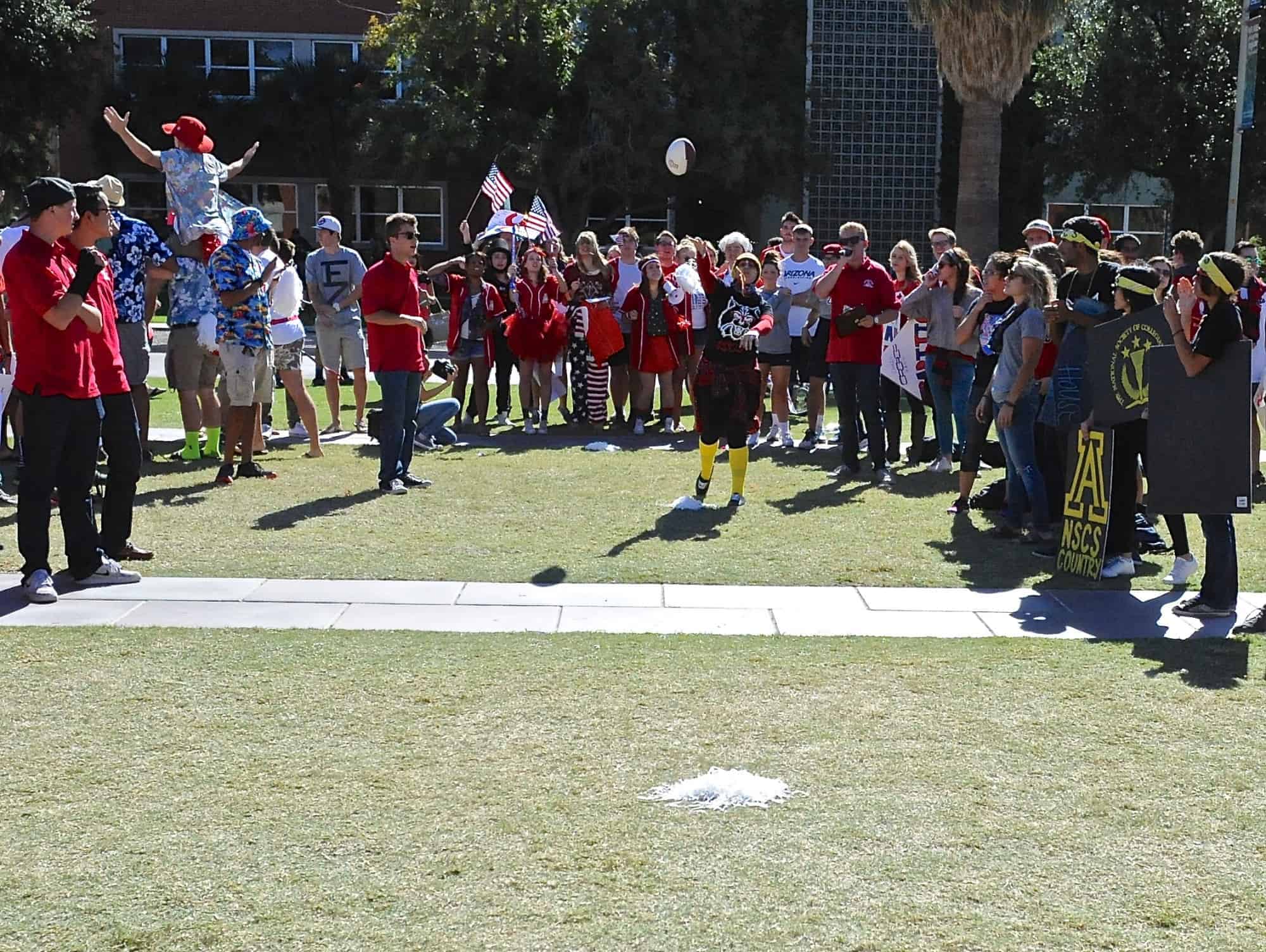 Mall Ball Toss Contest