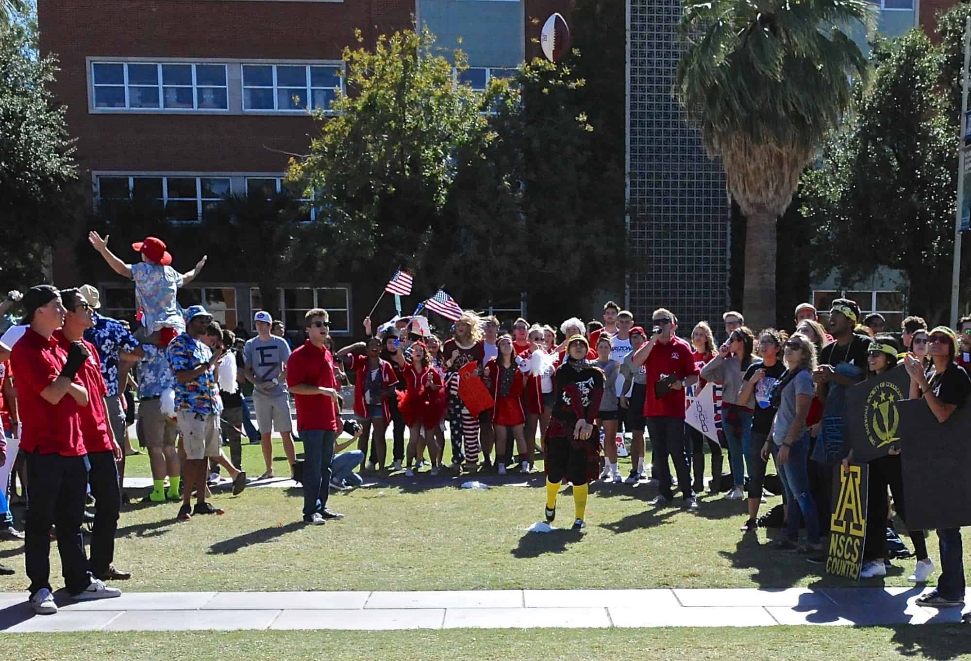 Mall Ball Toss Contest