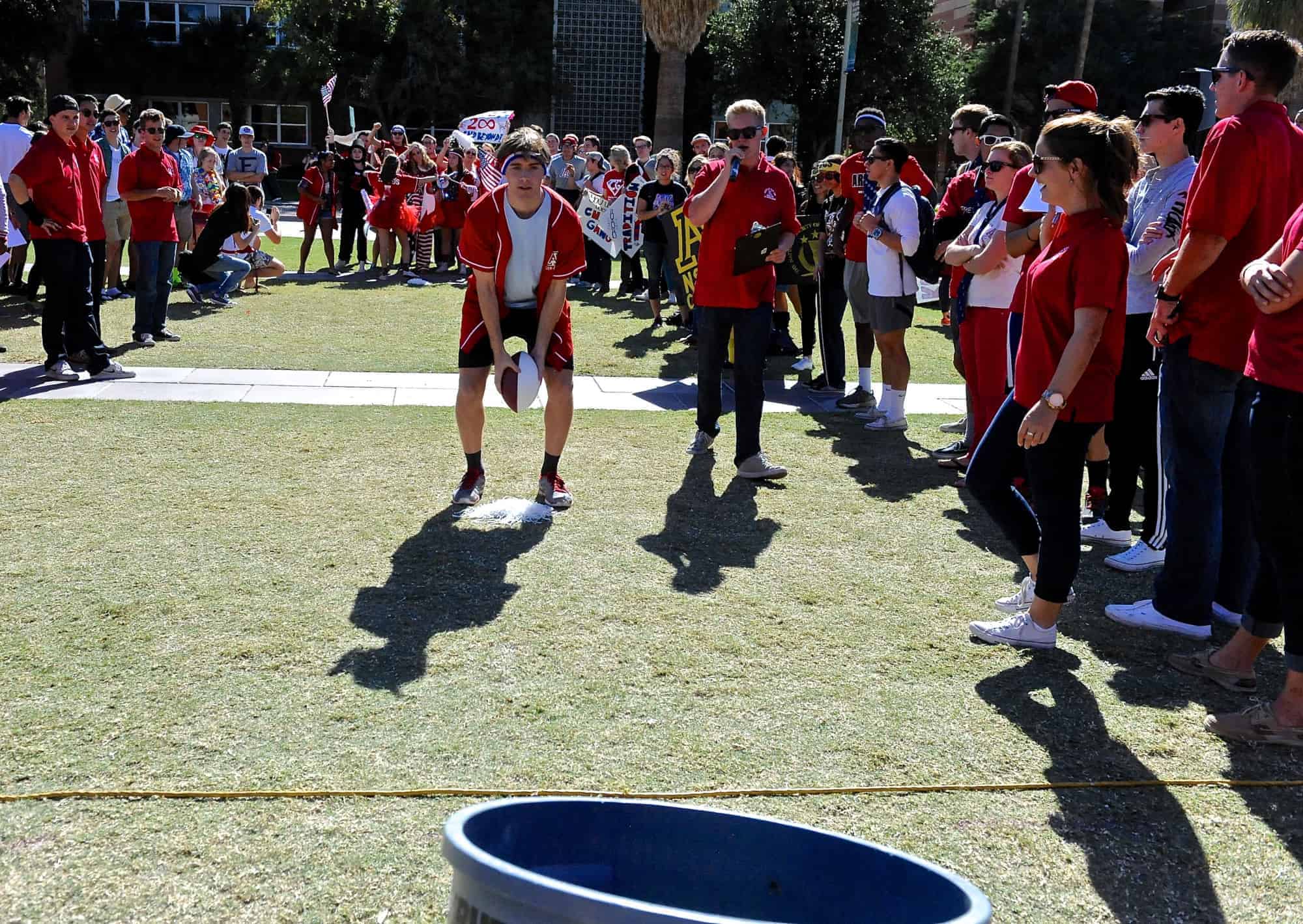 Mall Ball Toss Contest
