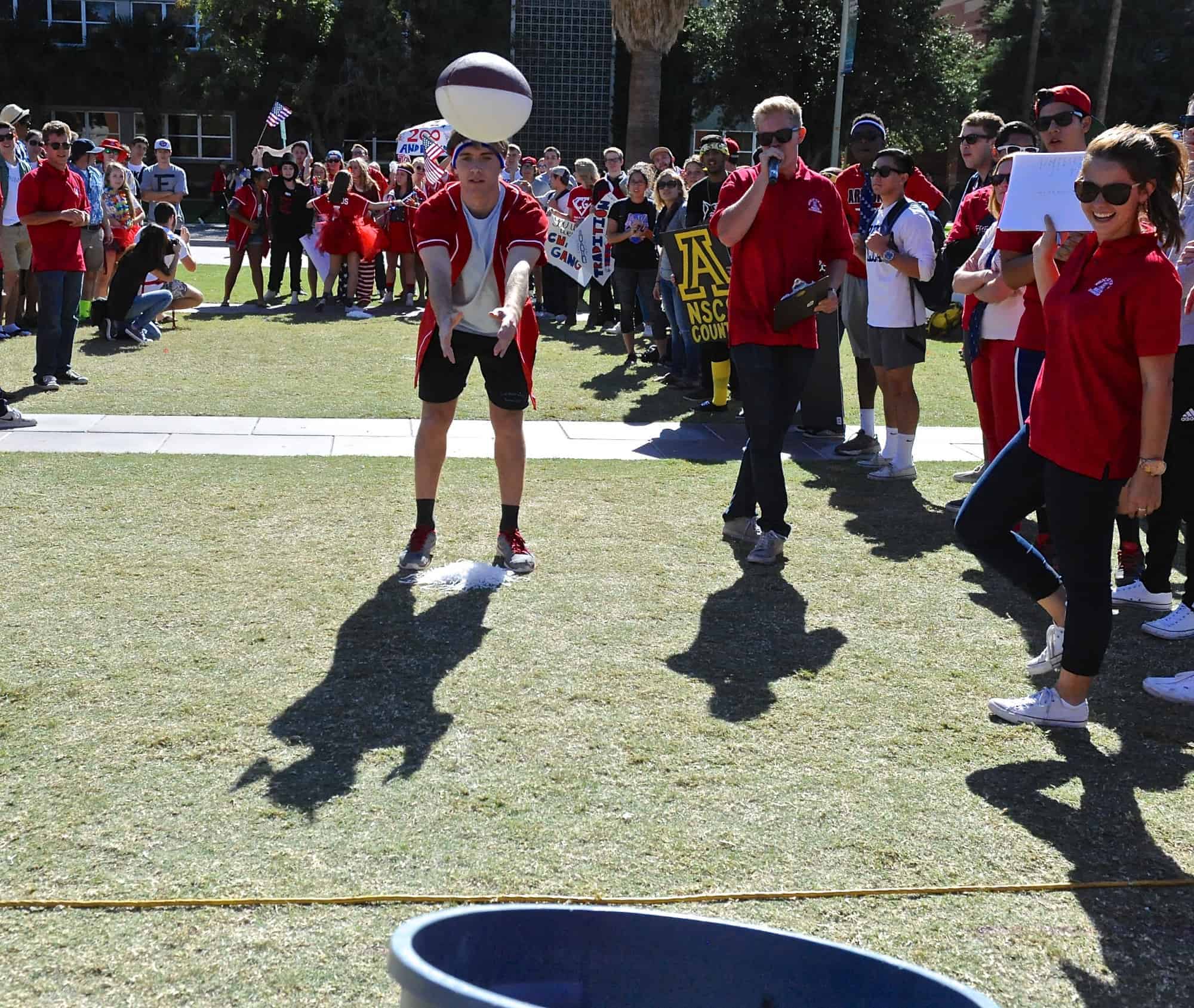 Mall Ball Toss Contest