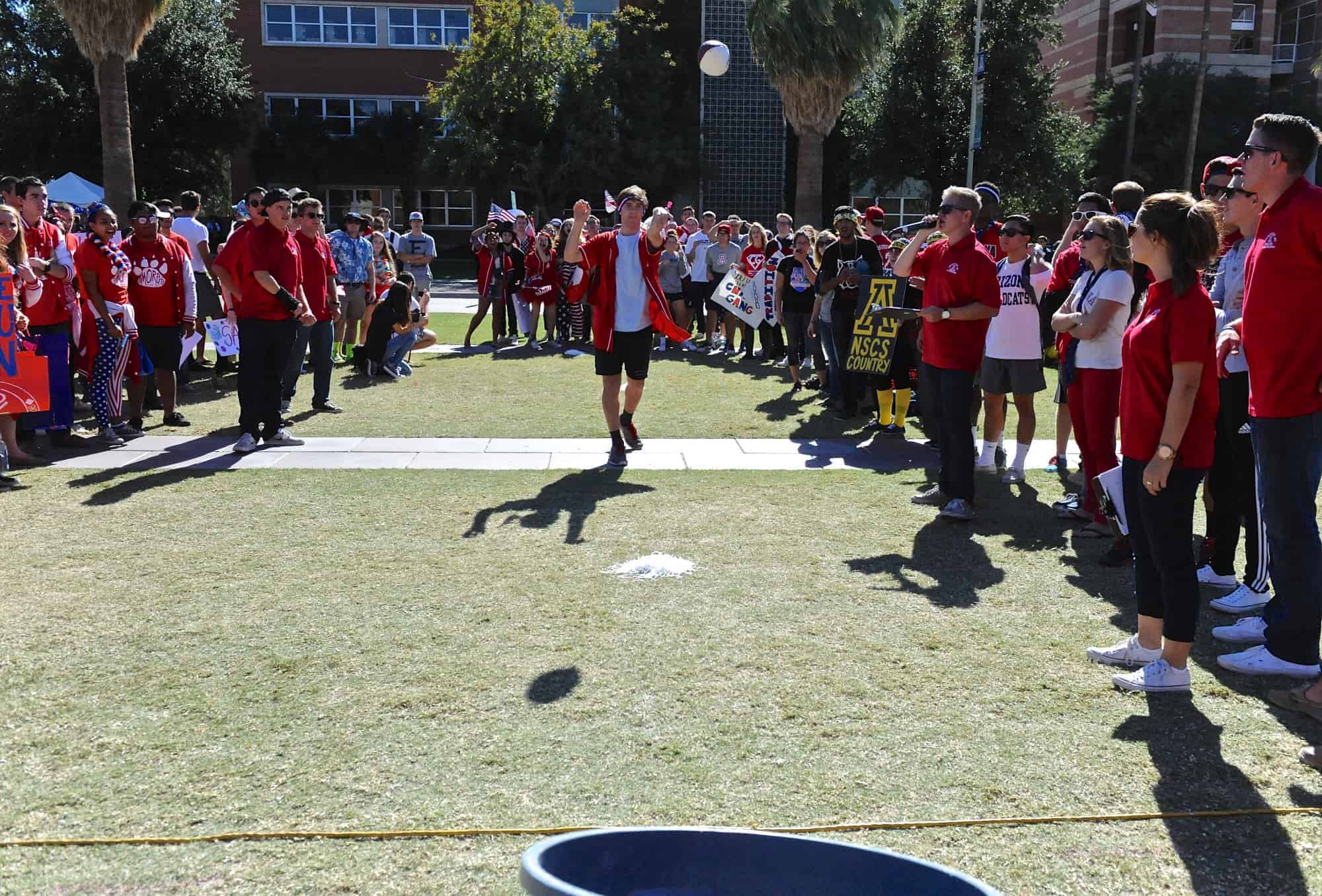 Mall Ball Toss Contest