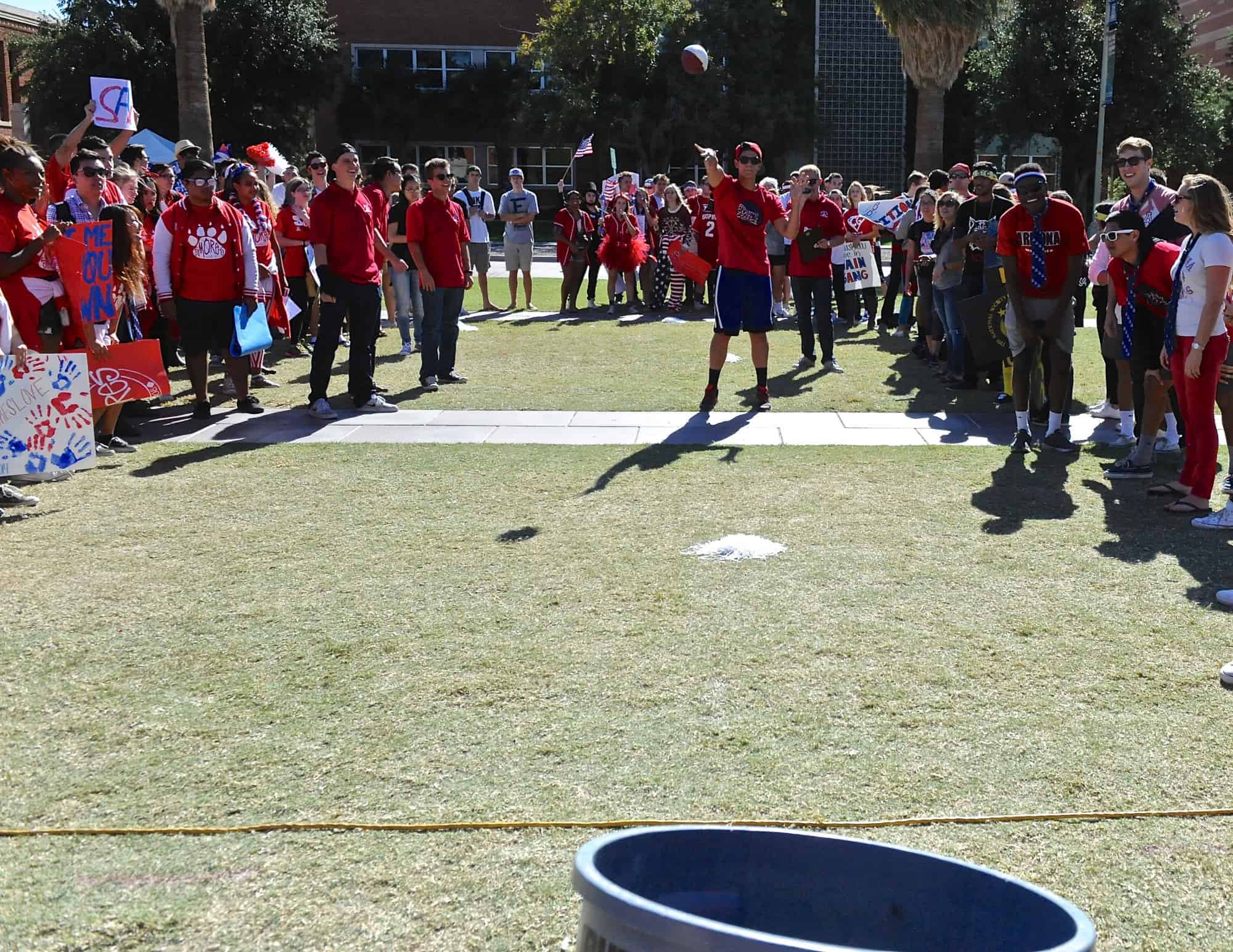 Mall Ball Toss Contest