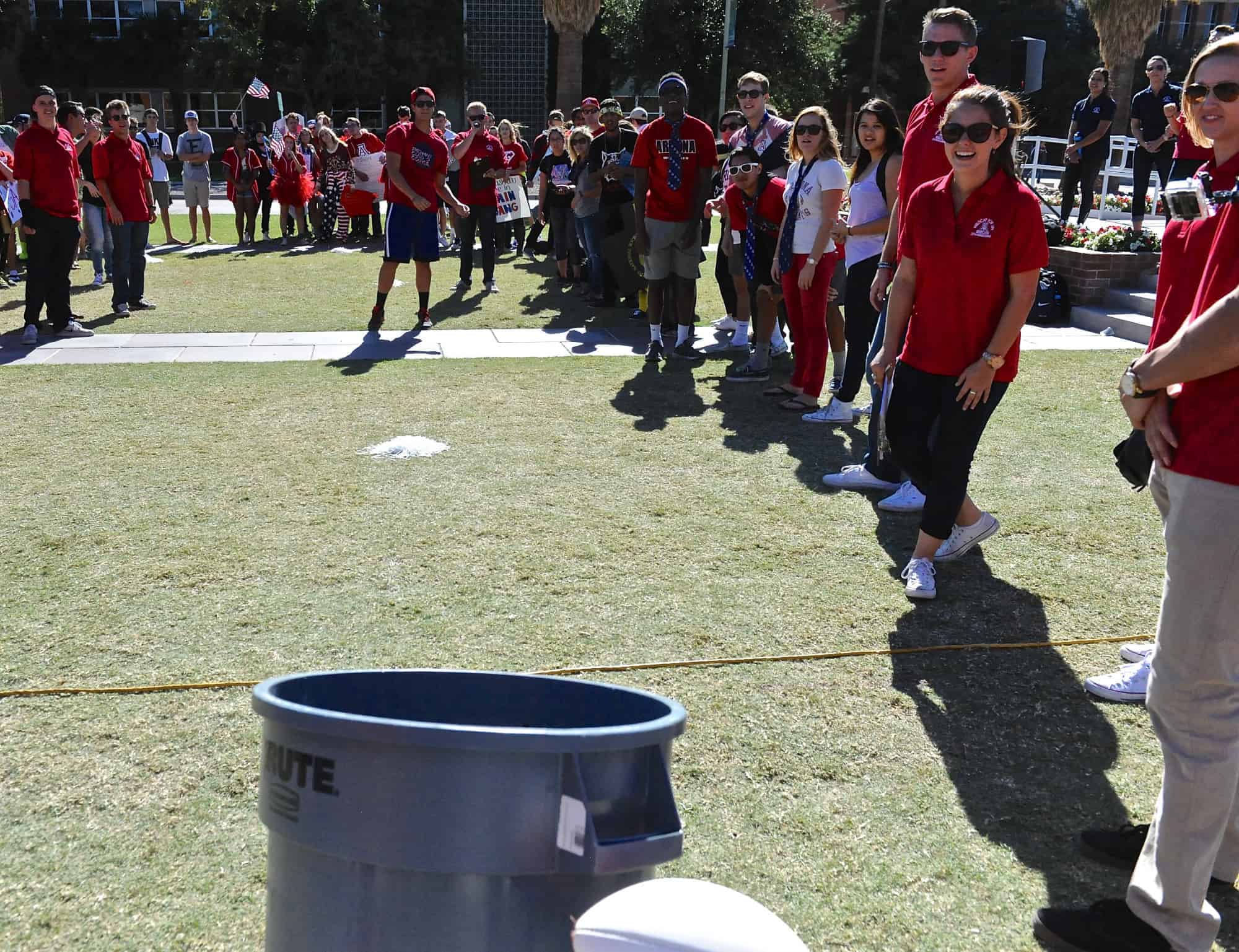 Mall Ball Toss Contest