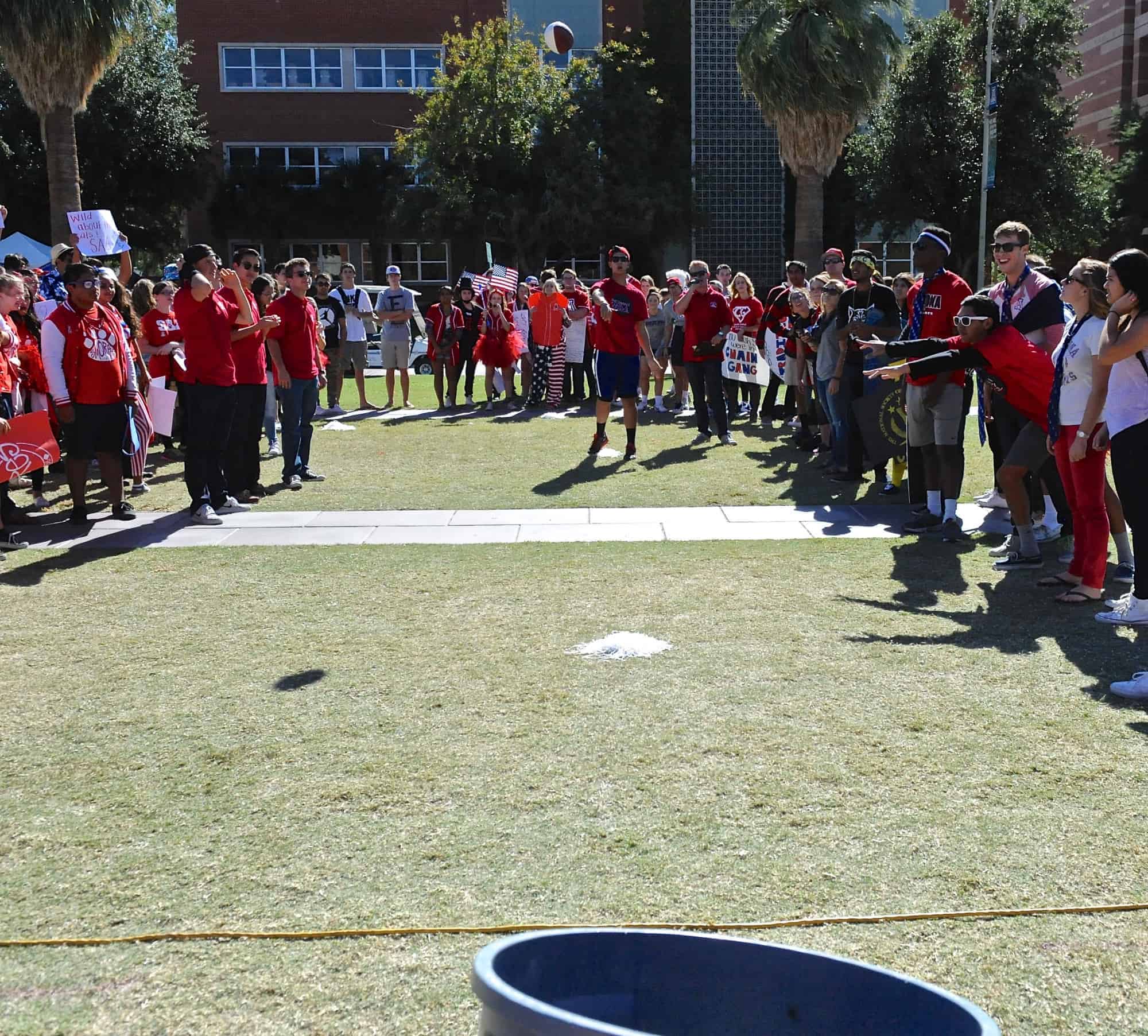 Mall Ball Toss Contest